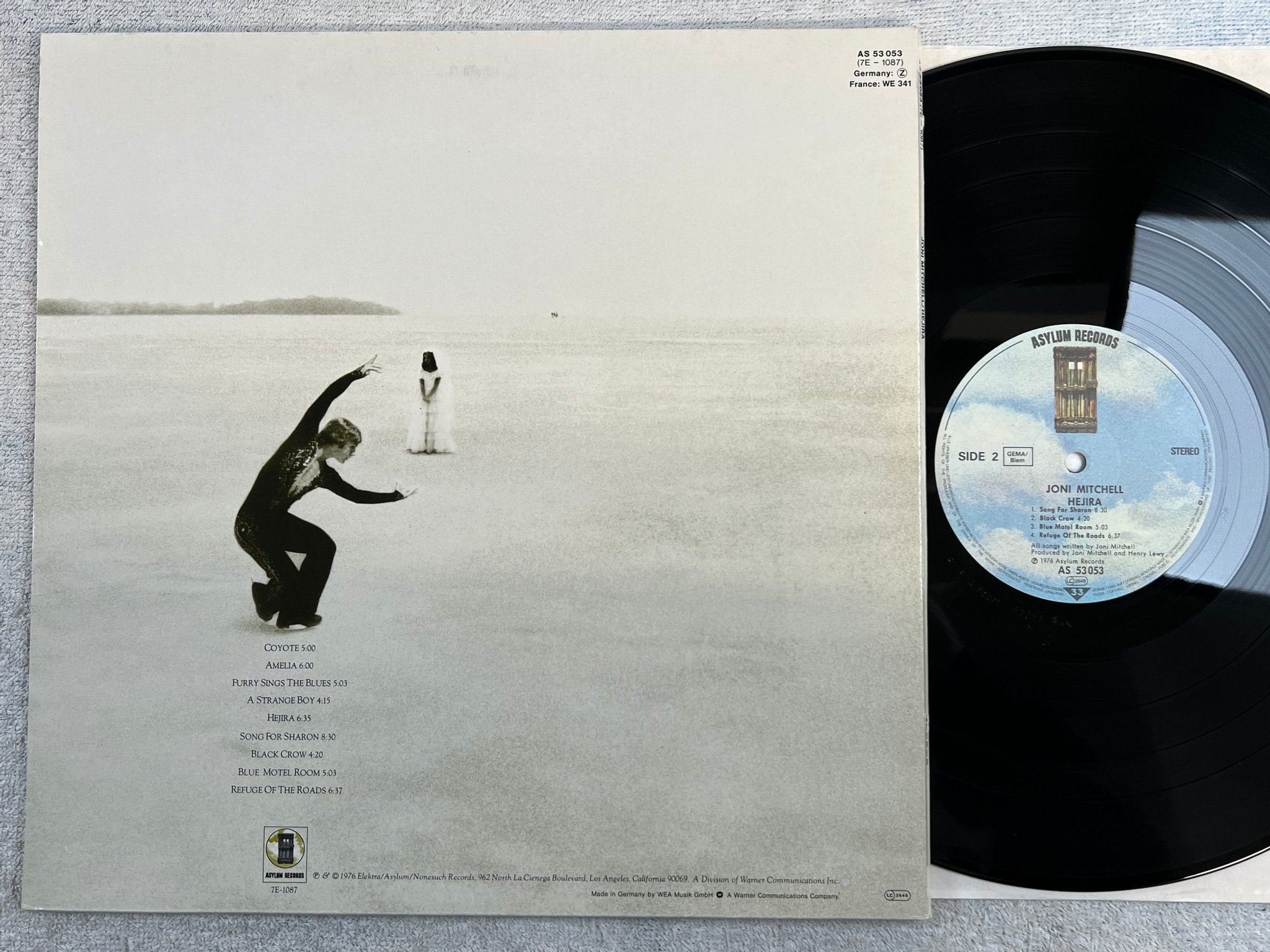 Omslagsbild för skivan JONI MITCHELL wild things run fast LP -82 Hol GEFFEN GEF 25102