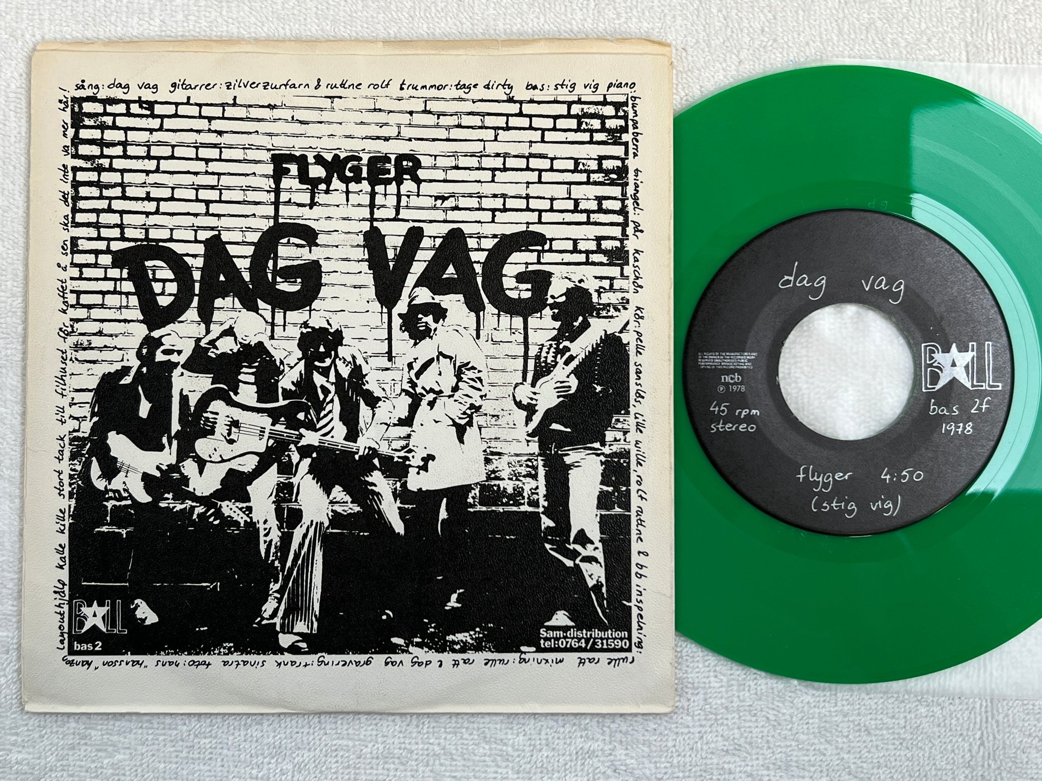Omslagsbild för skivan DAG VAG sånt är livet 7"single -78 BALL green vinyl