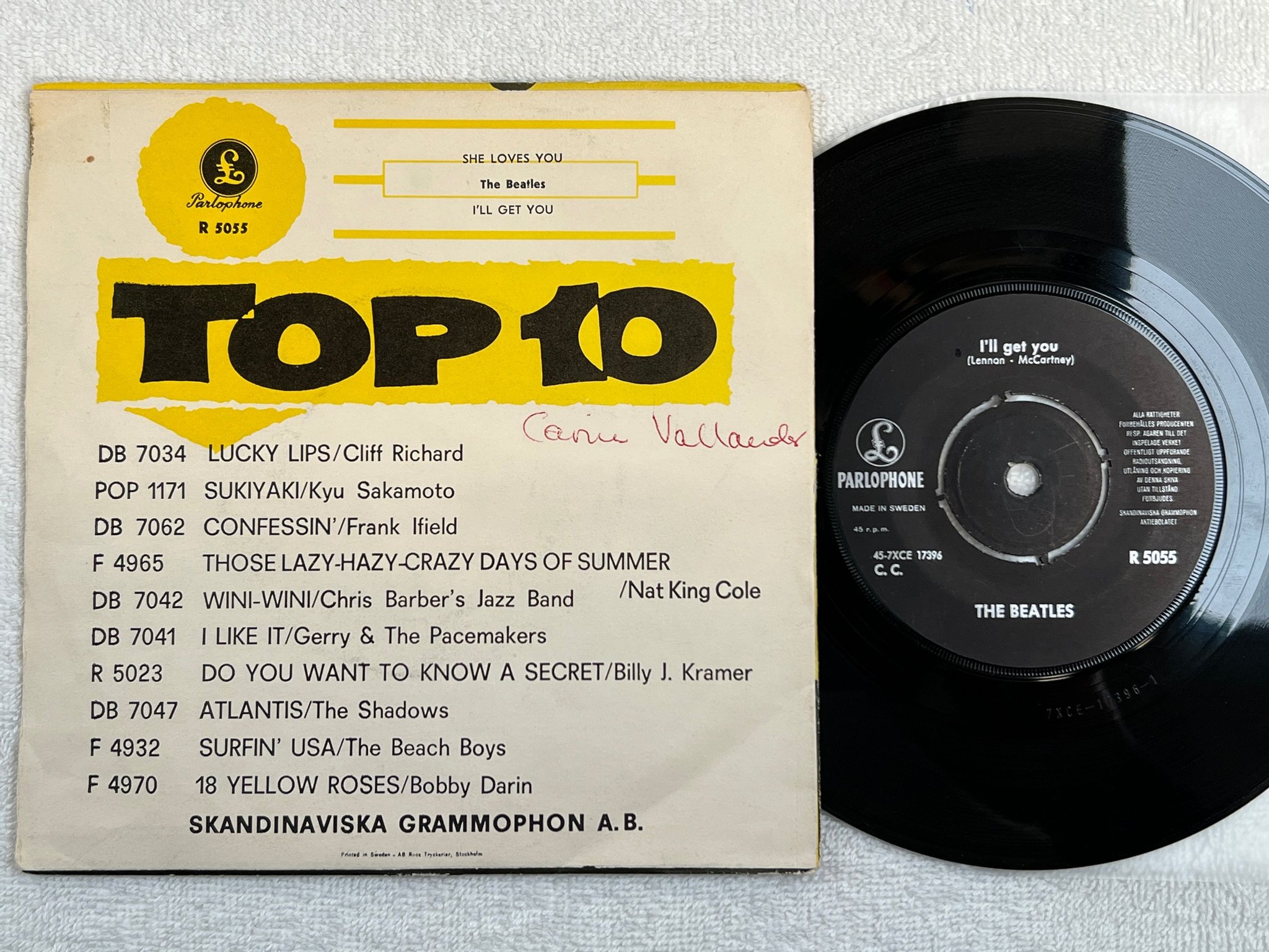 Omslagsbild för skivan THE BEATLES she loves you 7"single R 5055