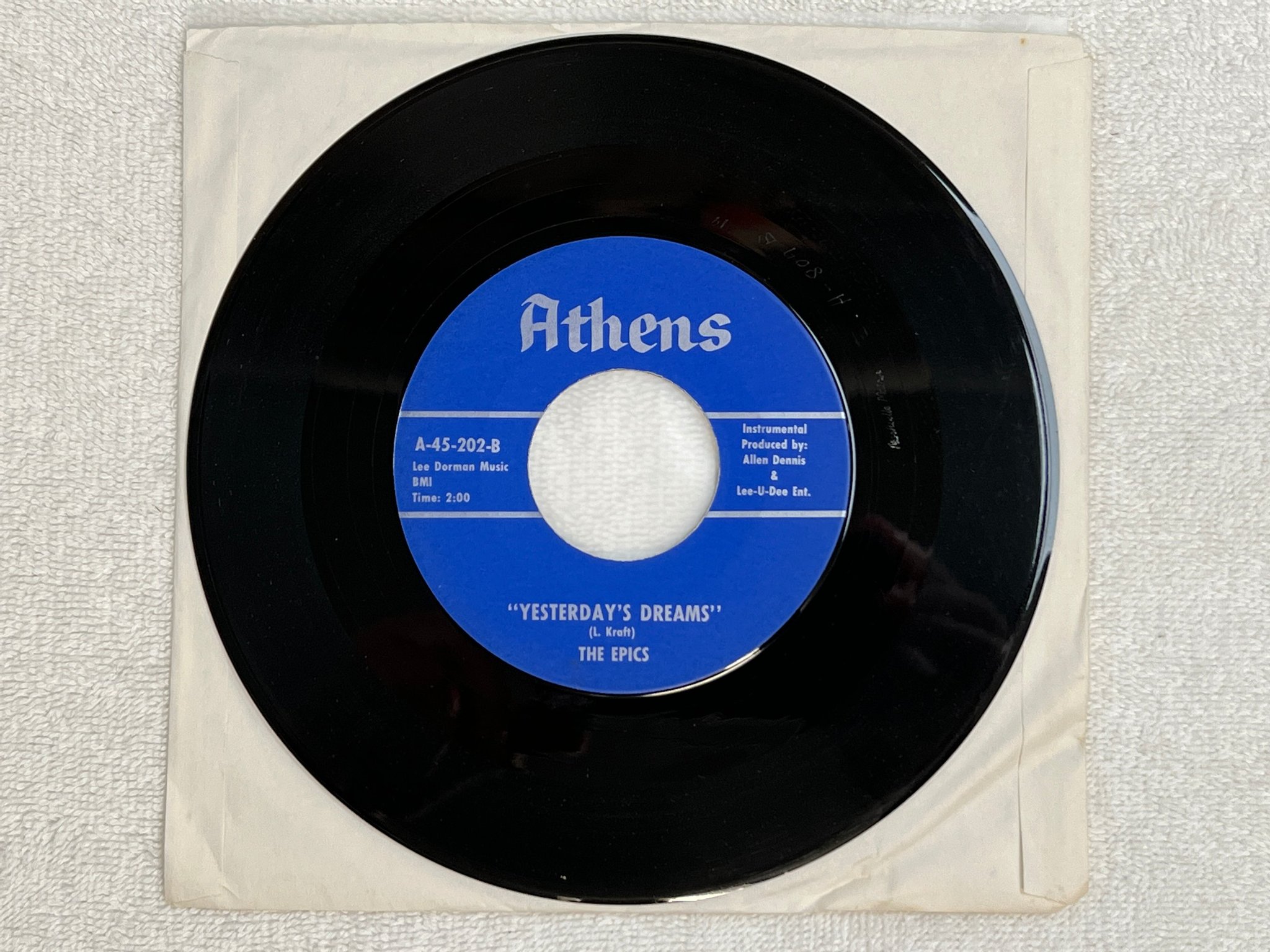 Omslagsbild för skivan THE EPICS on the rocks 7"single ATHENS A-45-202 