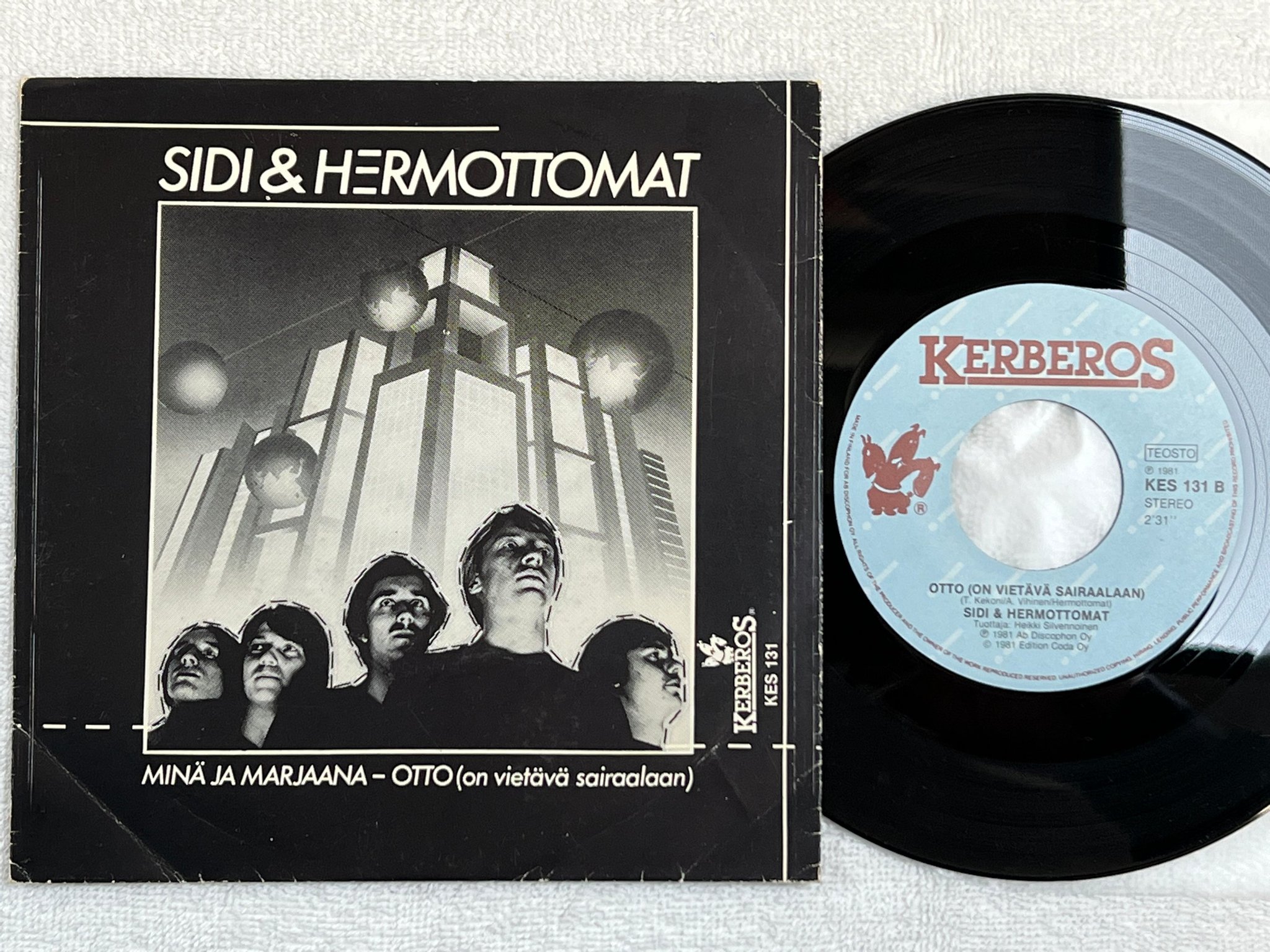 Omslagsbild för skivan SIDI & HERMOTTOMAT minä ja marjaana 7"single -81 KES 131