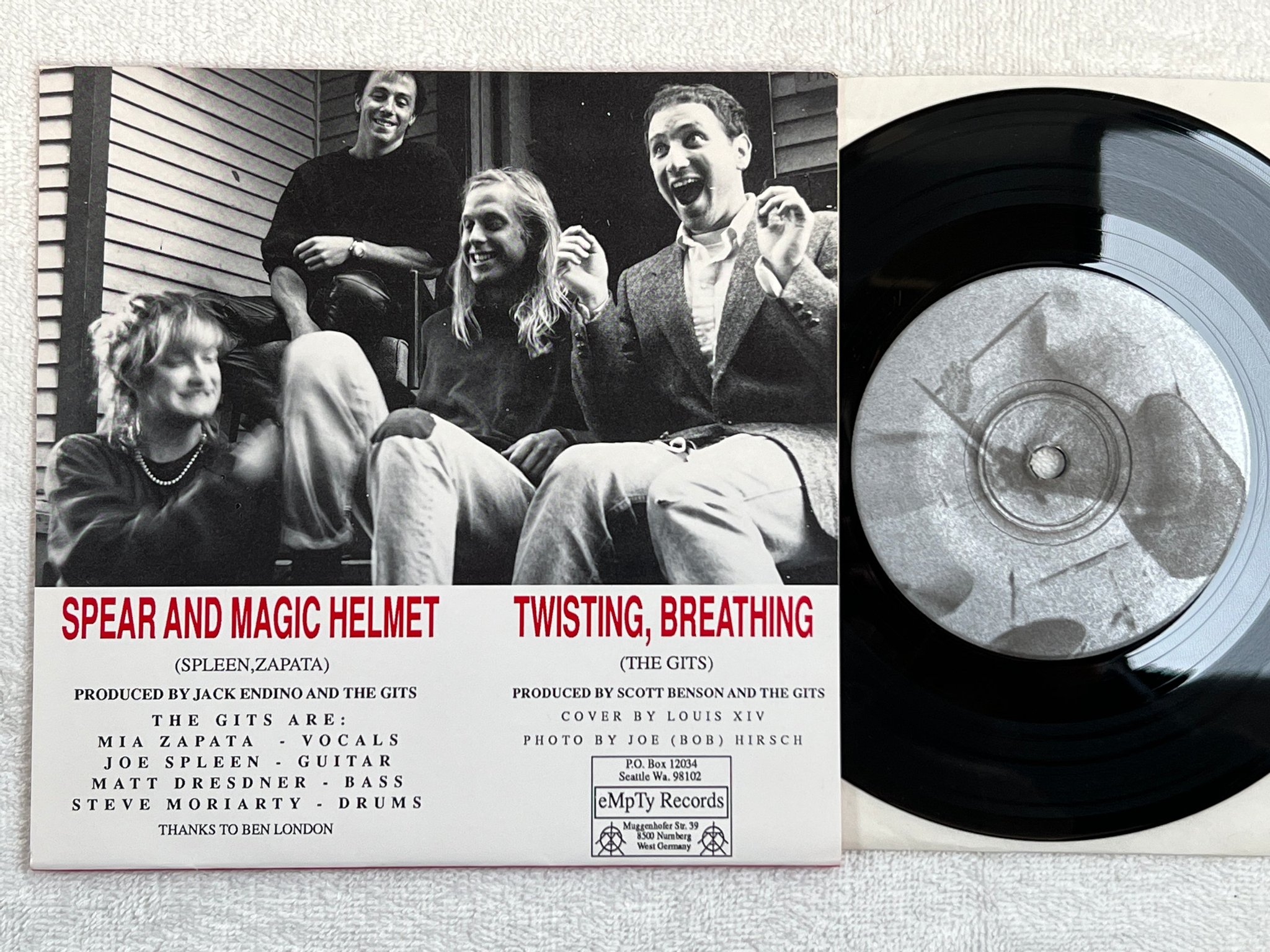 Omslagsbild för skivan THE GITS spear and magic helmet 7"single -91 MT-152