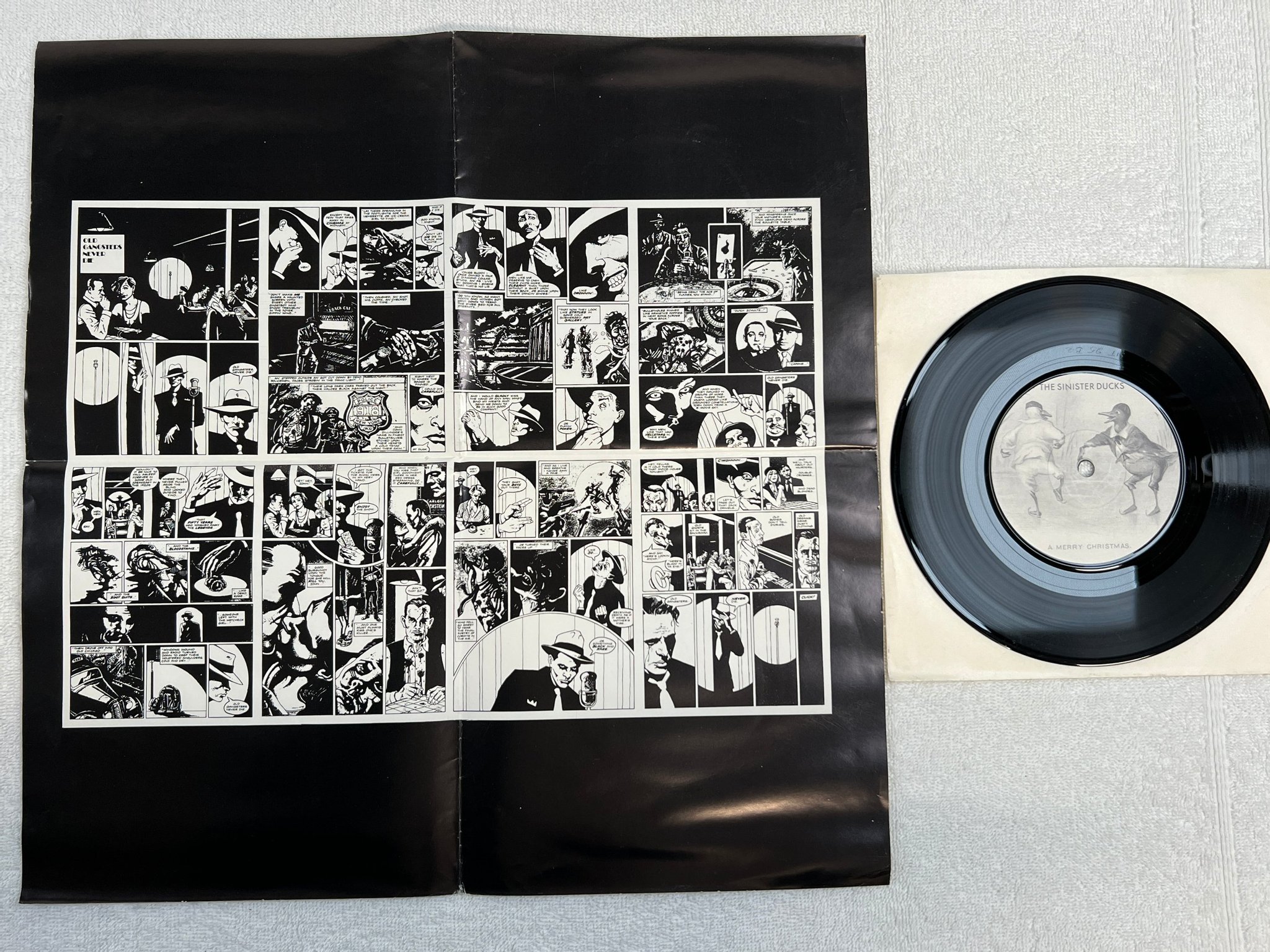 Omslagsbild för skivan SINISTER DUCKS march of the sinister ducks 7"single -83 SIT 25