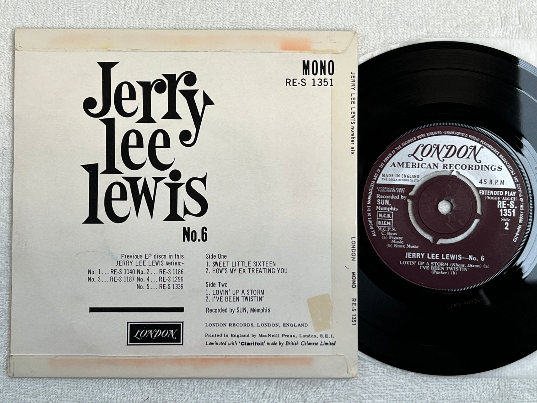 Omslagsbild för skivan JERRY LEE LEWIS sweet little sixteen 7"single UK London RE-S 1351