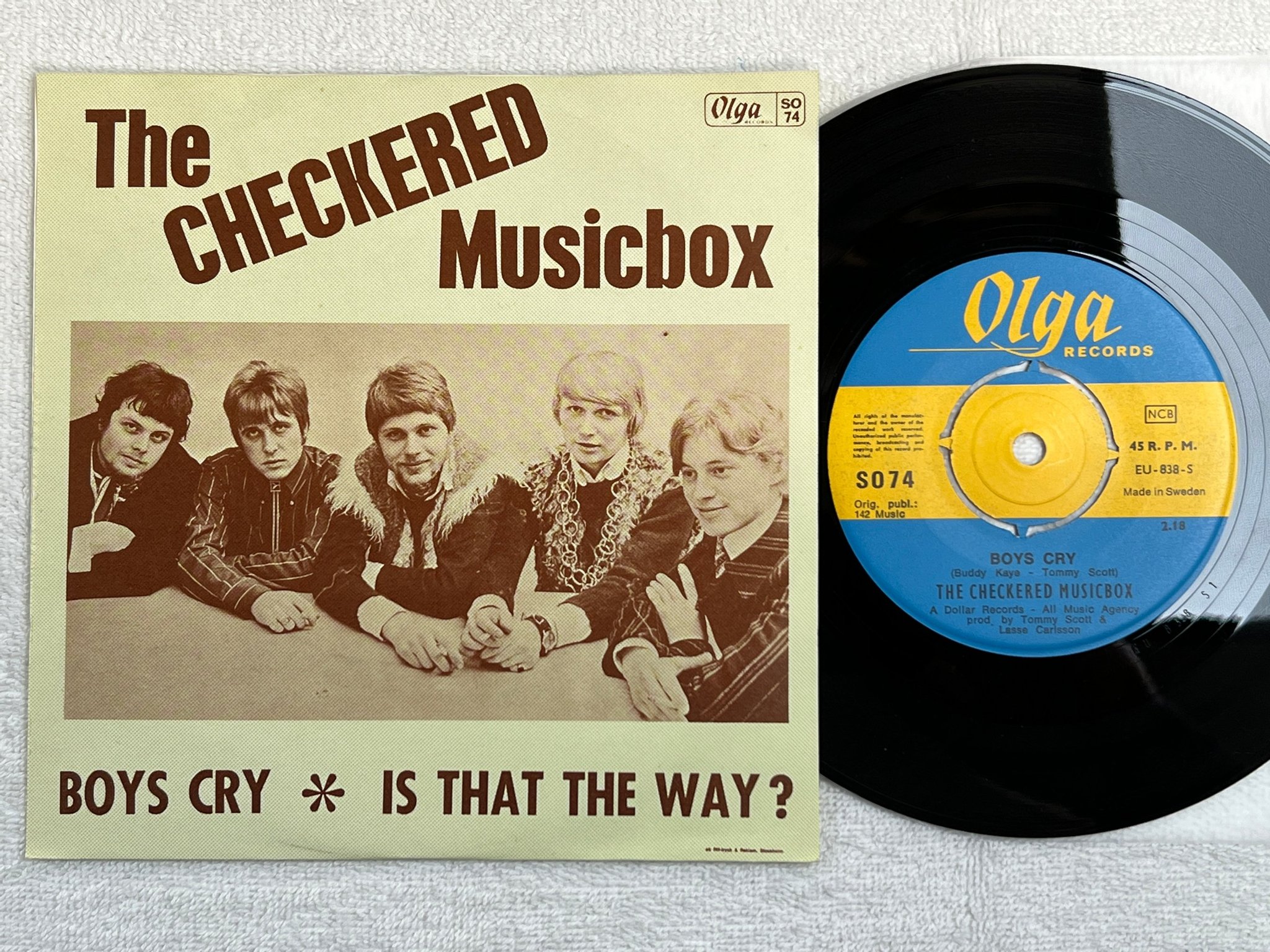 Omslagsbild för skivan THE CHECKERED MUSICBOX boys cry 7"single Swe SO 74