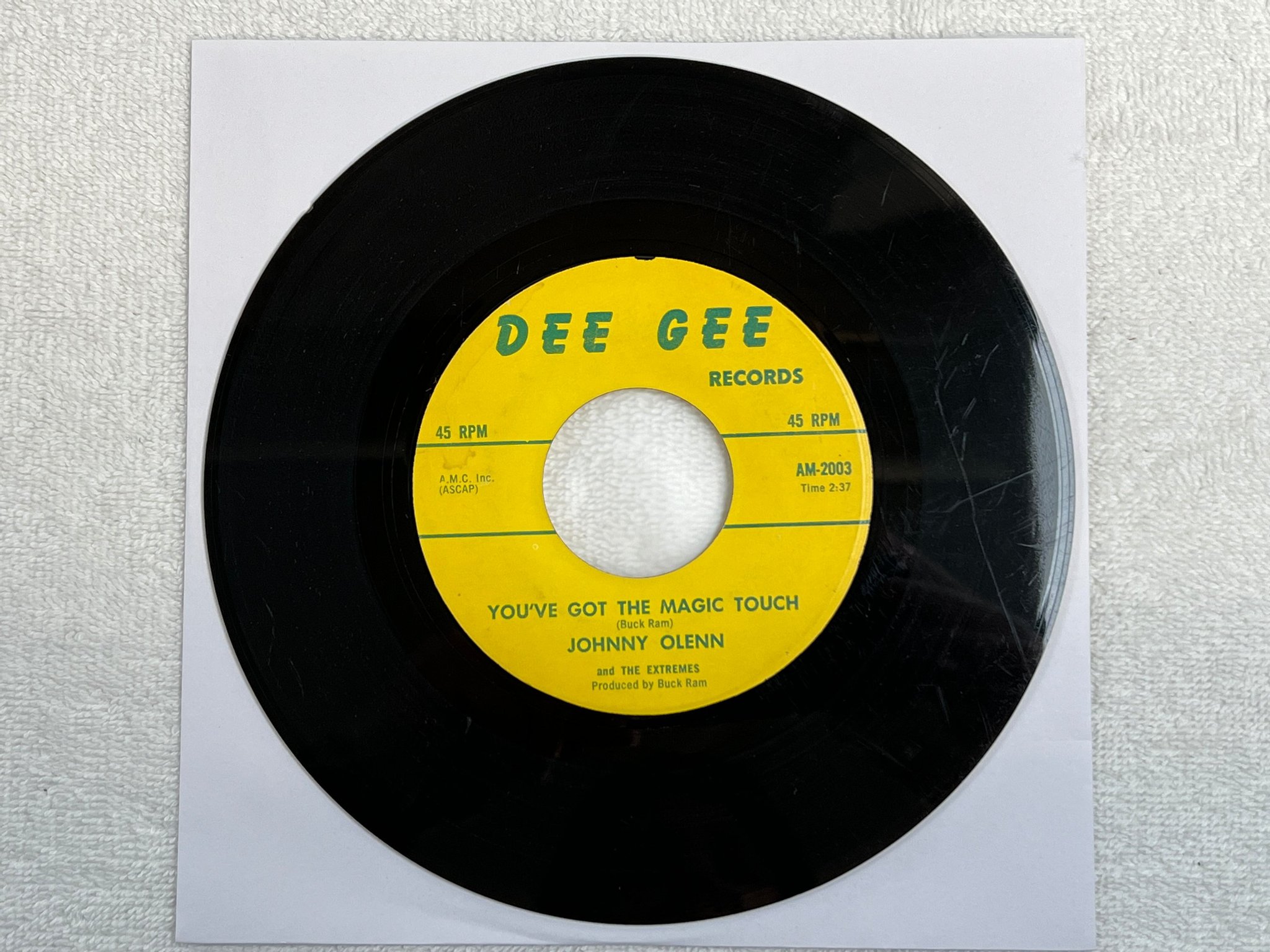 Omslagsbild för skivan JOHNNY OLENN gotta keep movin 7"single DEE GEE RECORDS