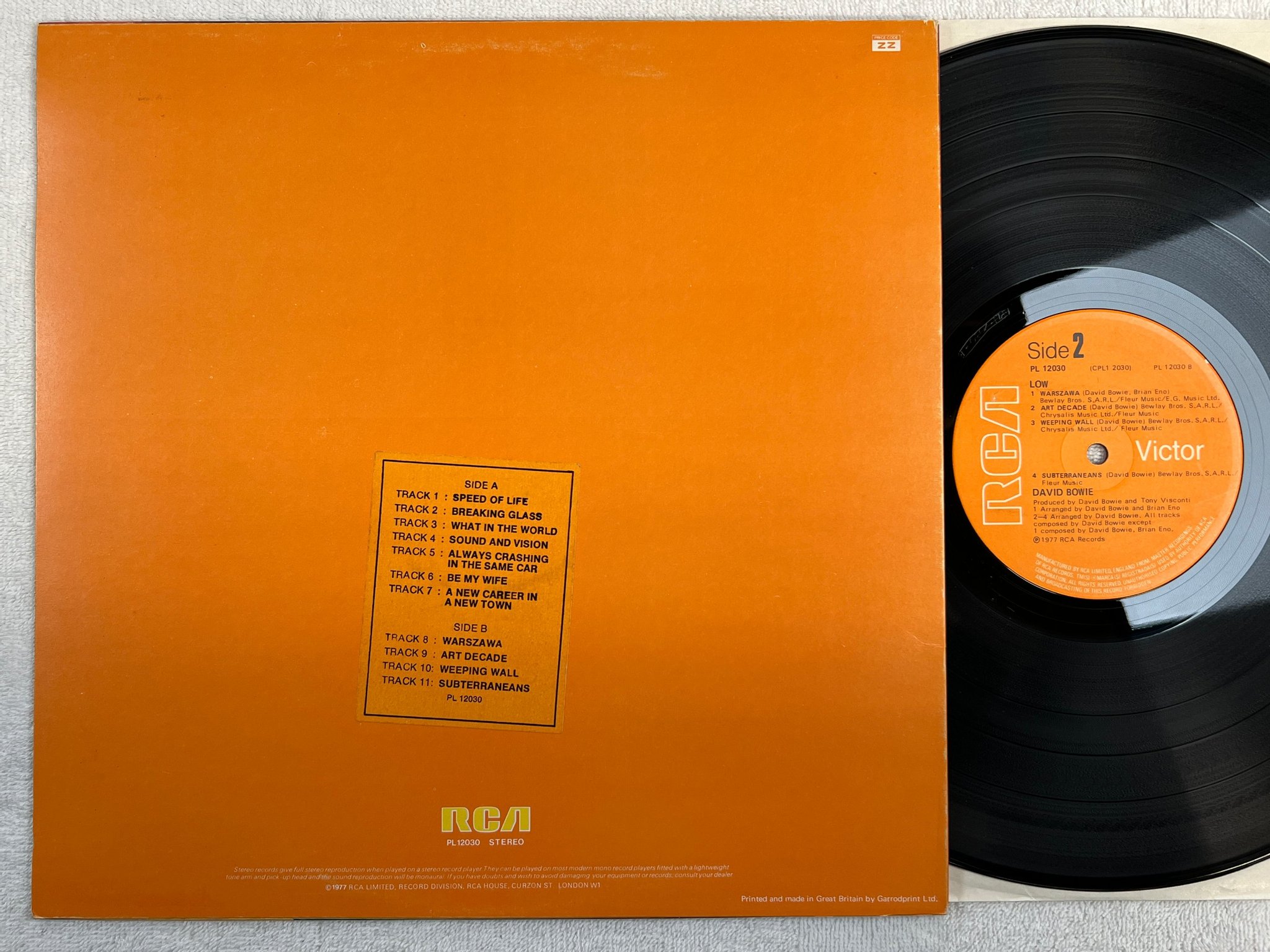 Omslagsbild för skivan DAVID BOWIE low LP -77 UK RCA PL 12030  * fint ex *