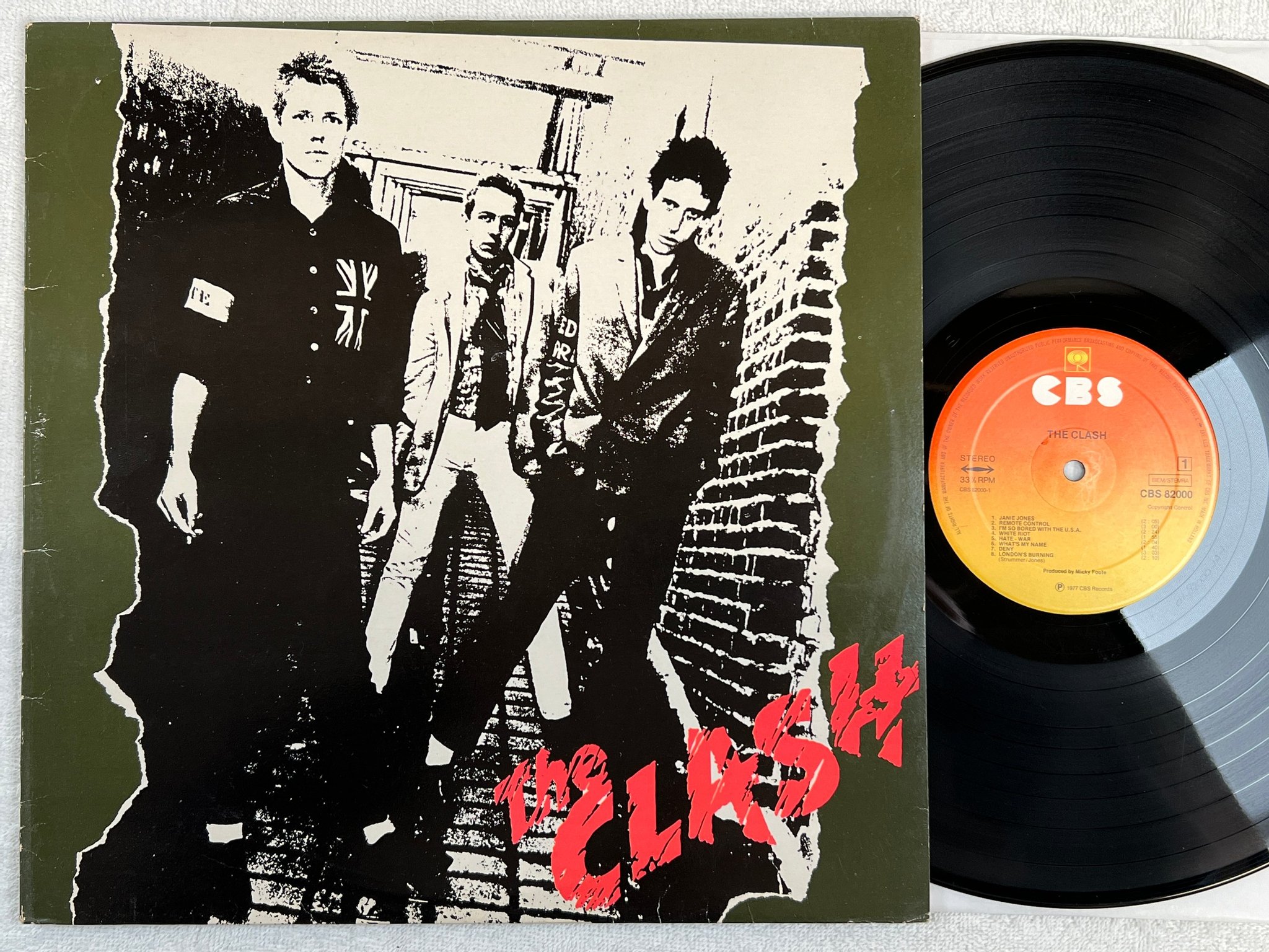 Omslagsbild för skivan THE CLASH s/t LP -77 Hol CBS 82000