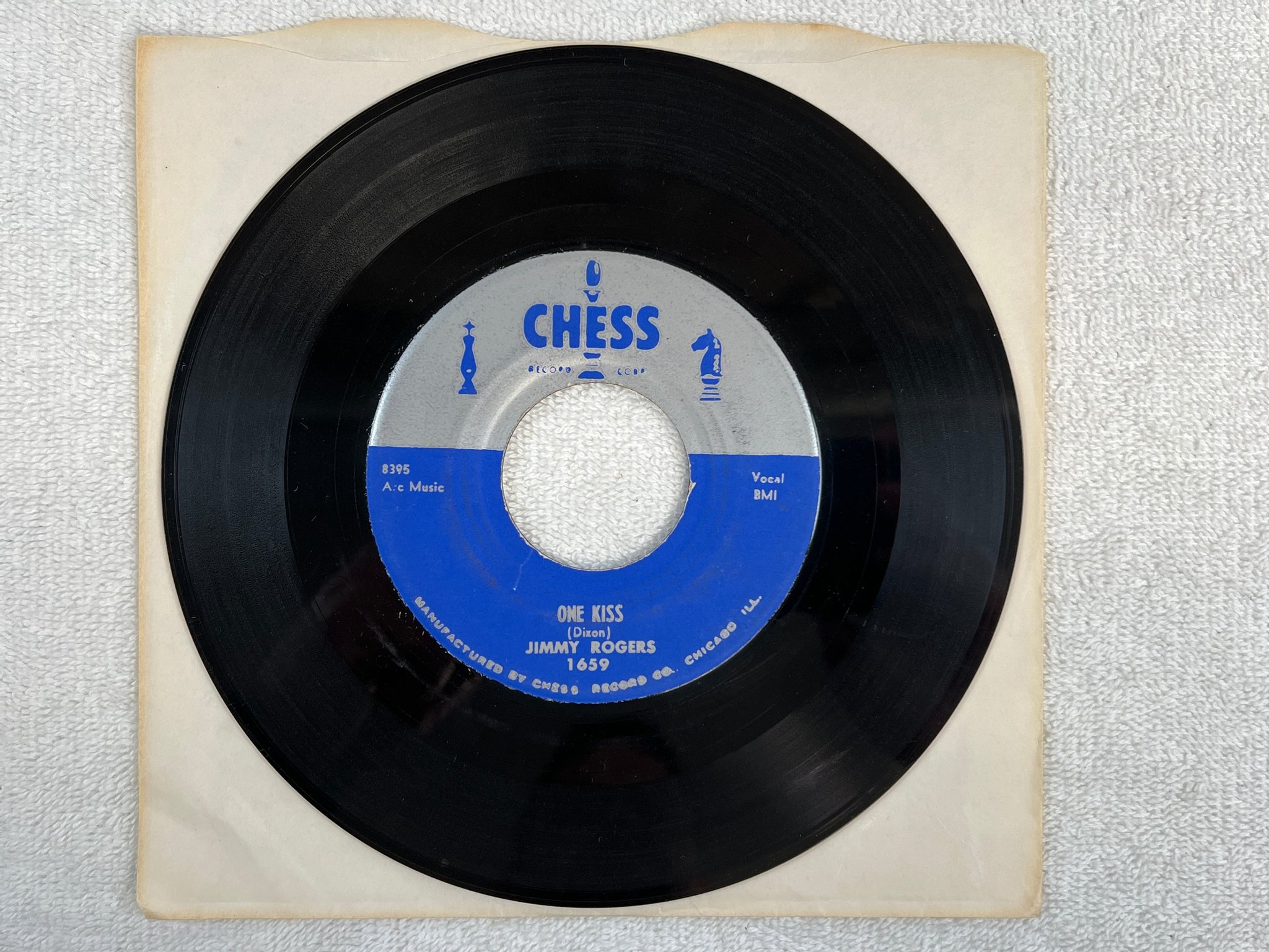 Omslagsbild för skivan JIMMY ROGERS one kiss 7"single -57 US CHESS 1659 Chicago blues
