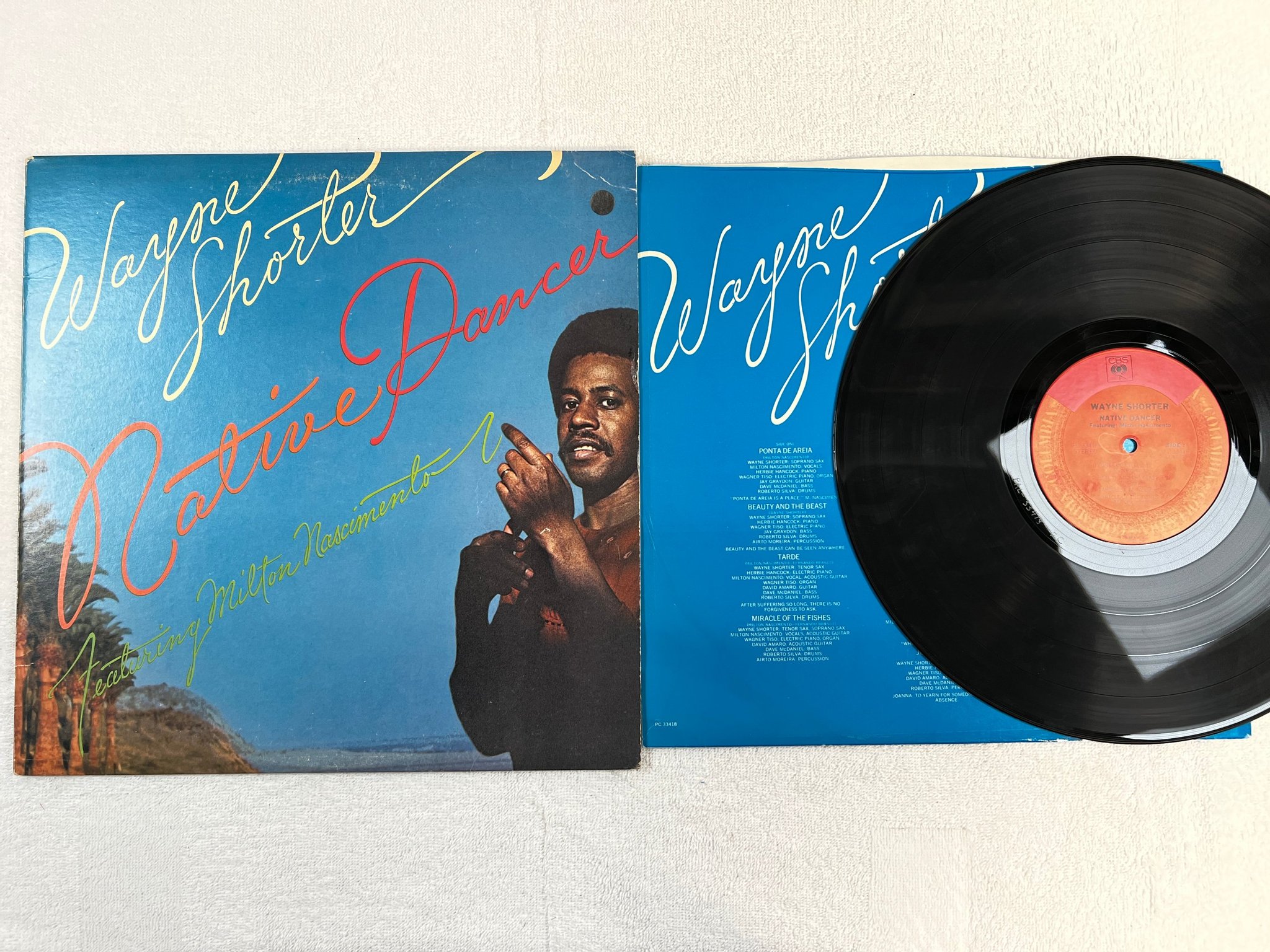 Omslagsbild för skivan WAYNE SHORTER native dancer LP -75 US CBS PC 33418