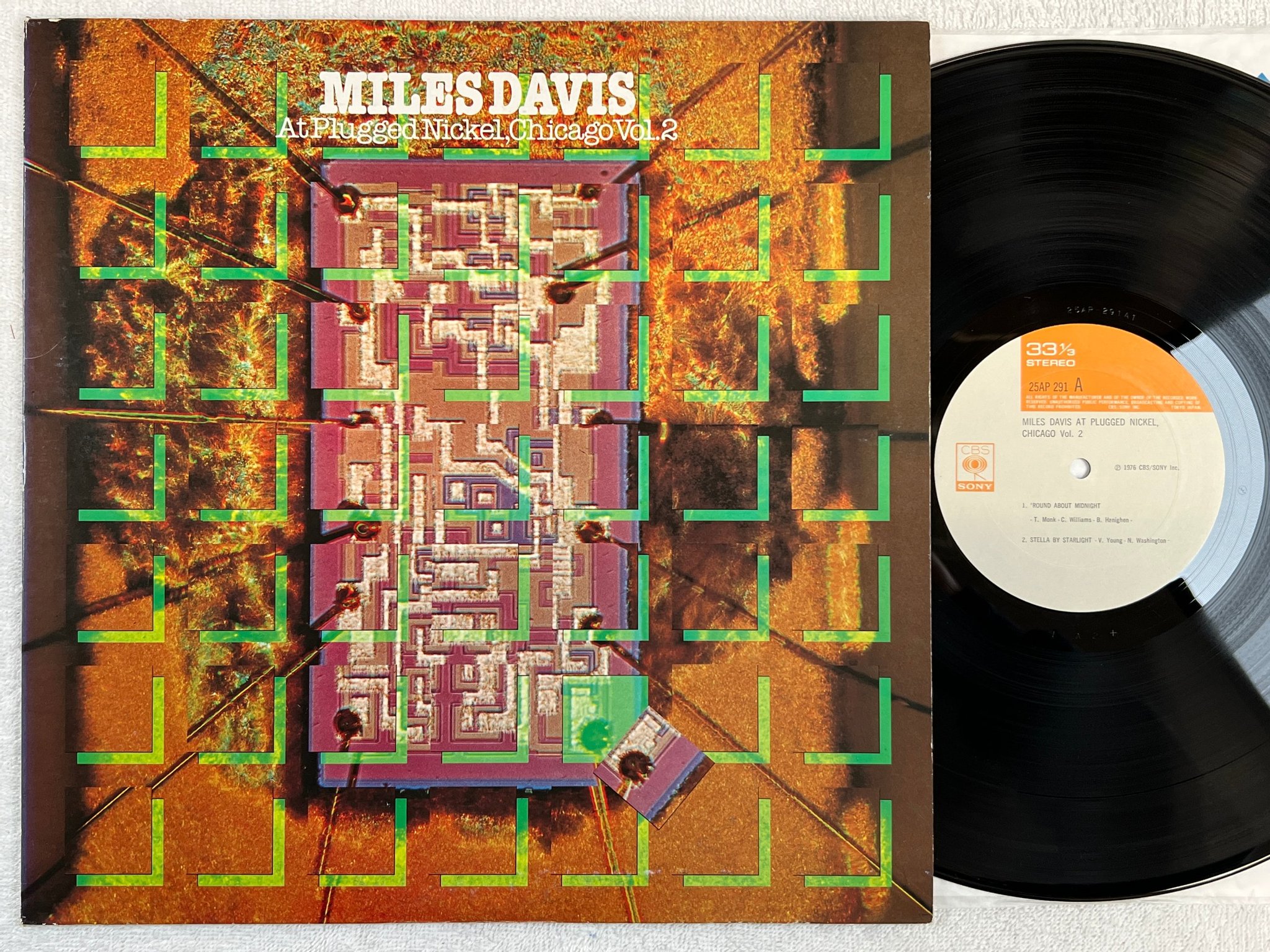 Omslagsbild för skivan MILES DAVIS at Plugged Nickel, Chicago vol 2 LP -76 Japan CBS/SONY 25AP 291