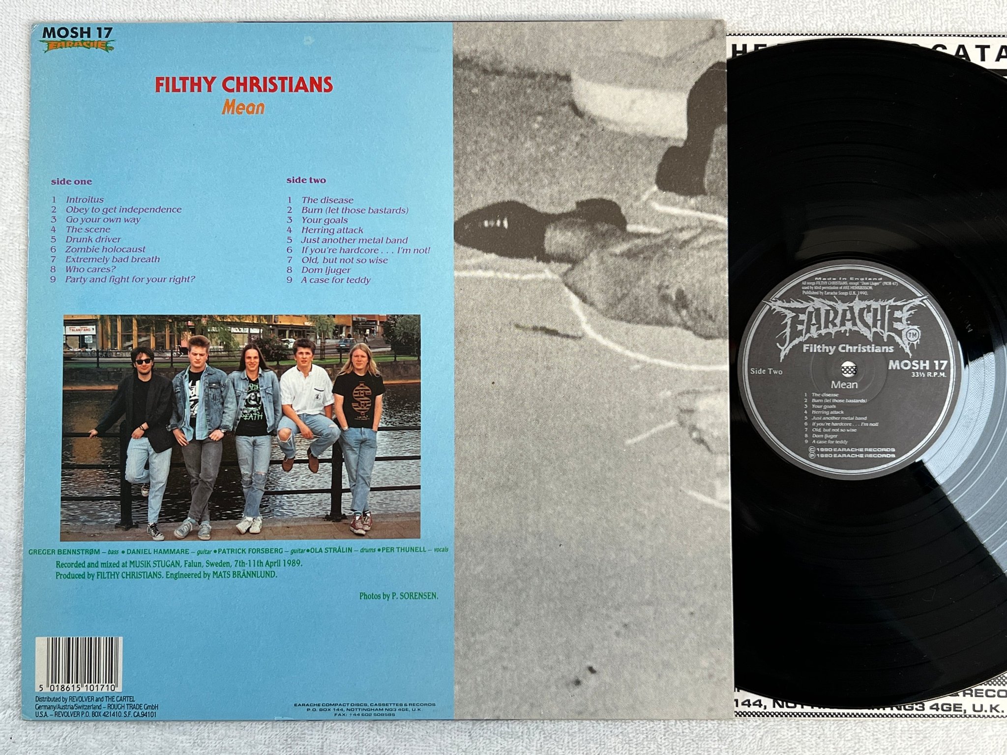 Omslagsbild för skivan FILTHY CHRISTIANS Mean LP -90 US EARACHE MOSH 17 grindcore