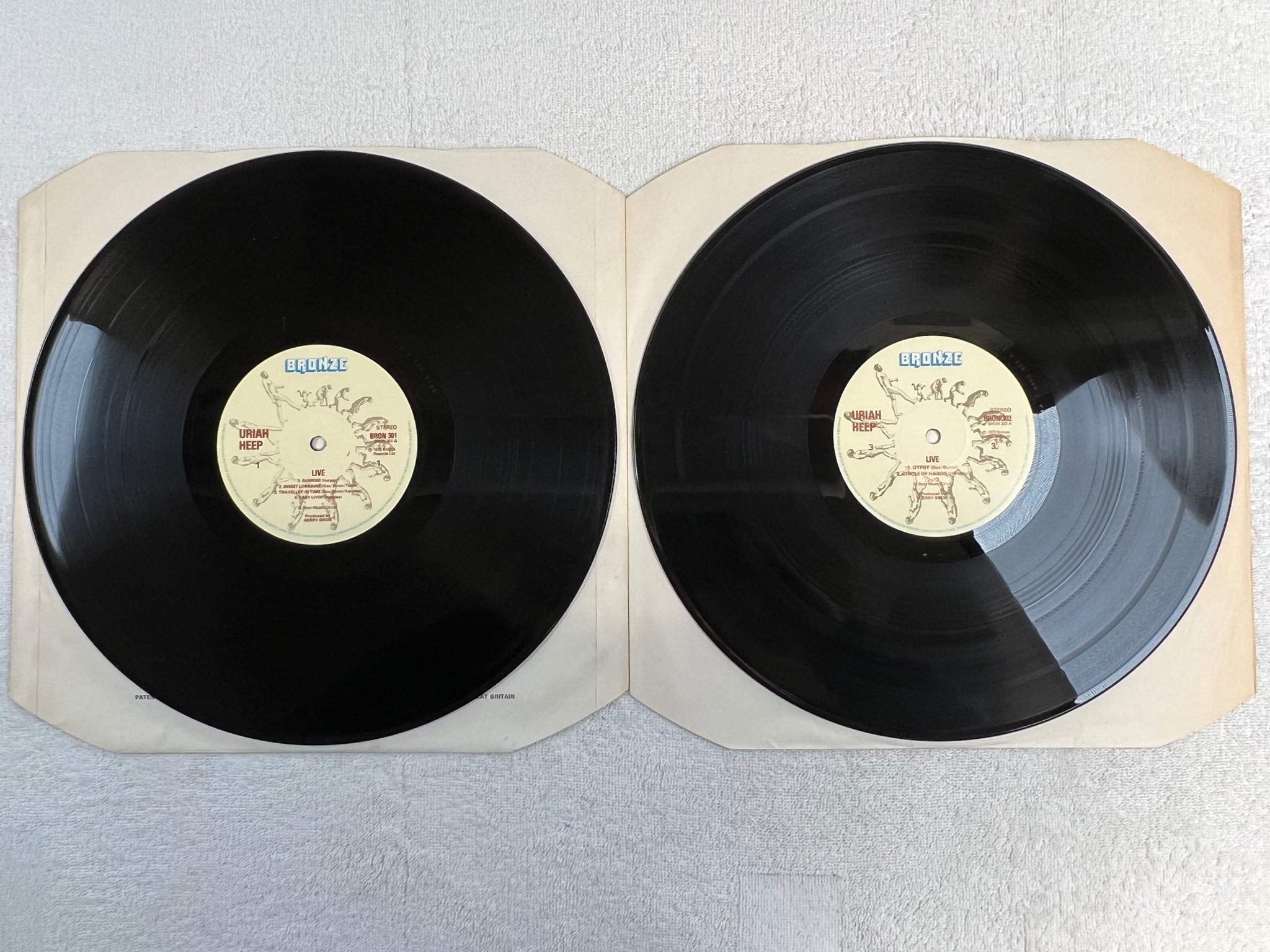 Omslagsbild för skivan URIAH HEEP live 2xLP UK BRONZE BRON 301