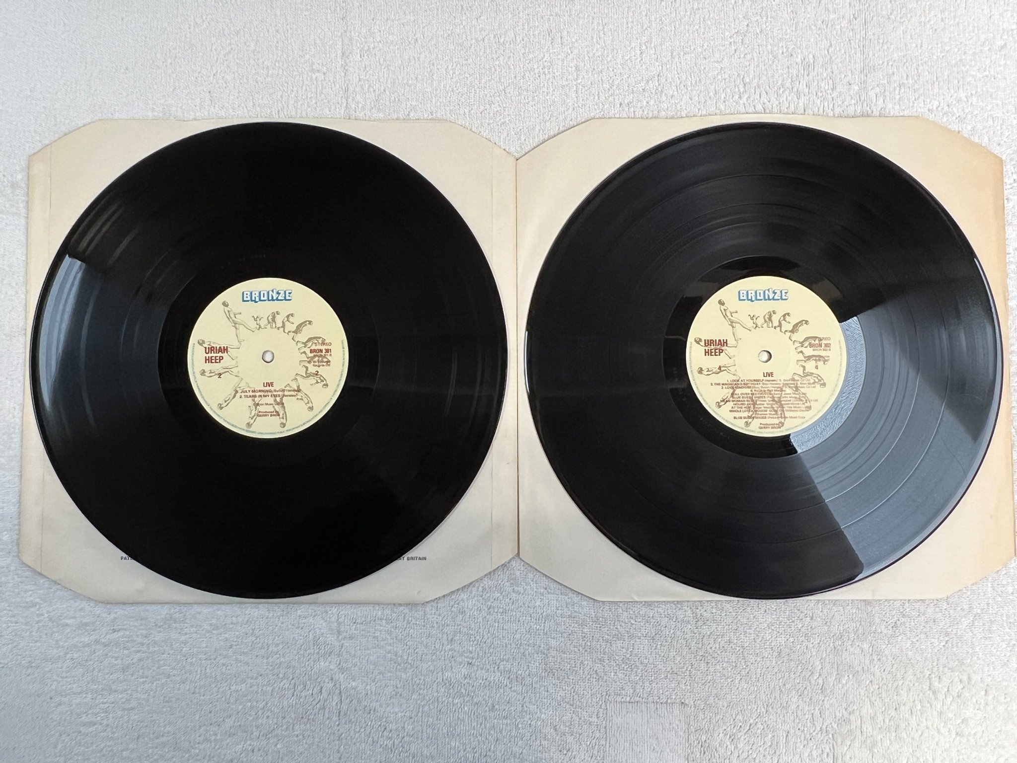 Omslagsbild för skivan URIAH HEEP live 2xLP UK BRONZE BRON 301