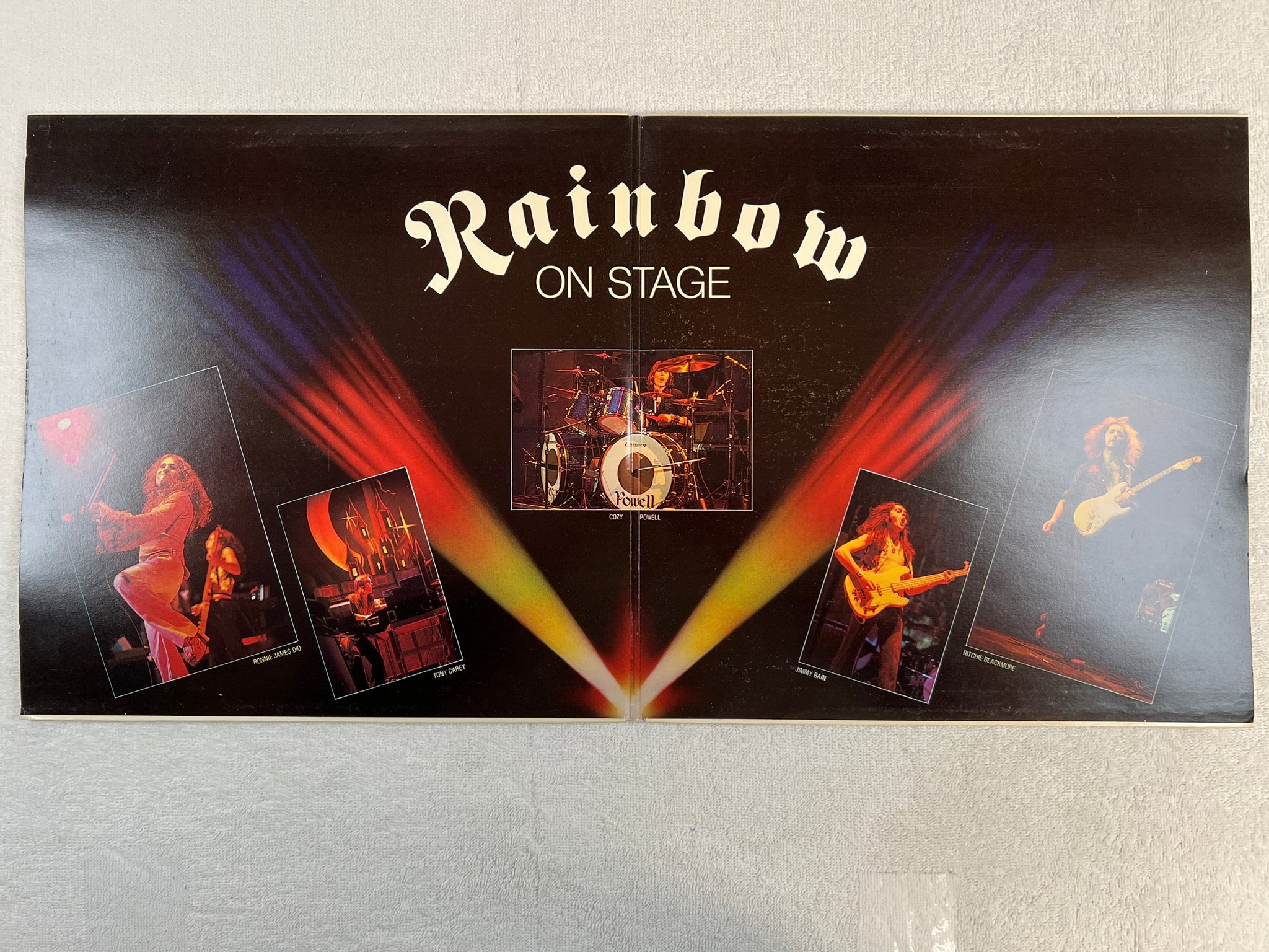 Omslagsbild för skivan RAINBOW on stage 2xLP -77 ncb POLYDOR 2672038