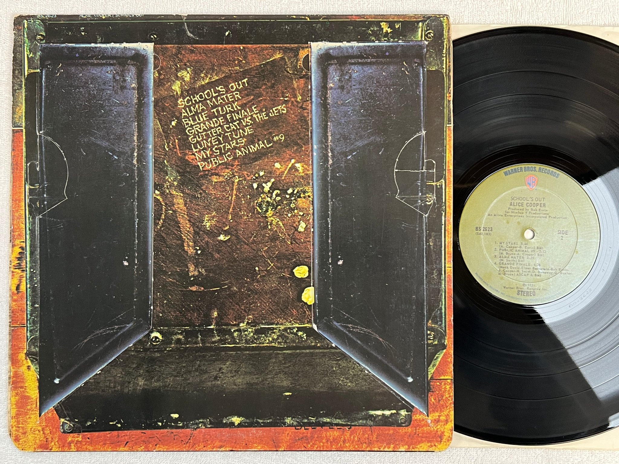 Omslagsbild för skivan ALICE COOPER school's out LP -72 US WARNER BS 2623