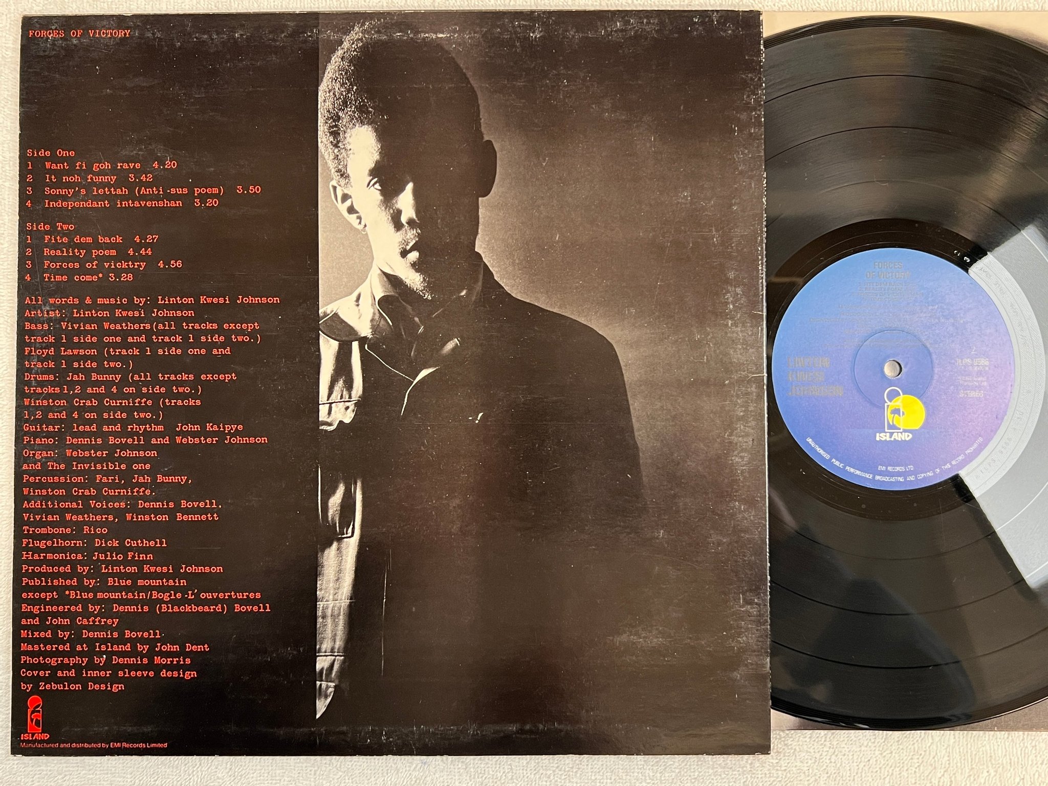 Omslagsbild för skivan LINTON KWESI JOHNSON forces of victory LP -79 UK ISLAND ILPS 9566