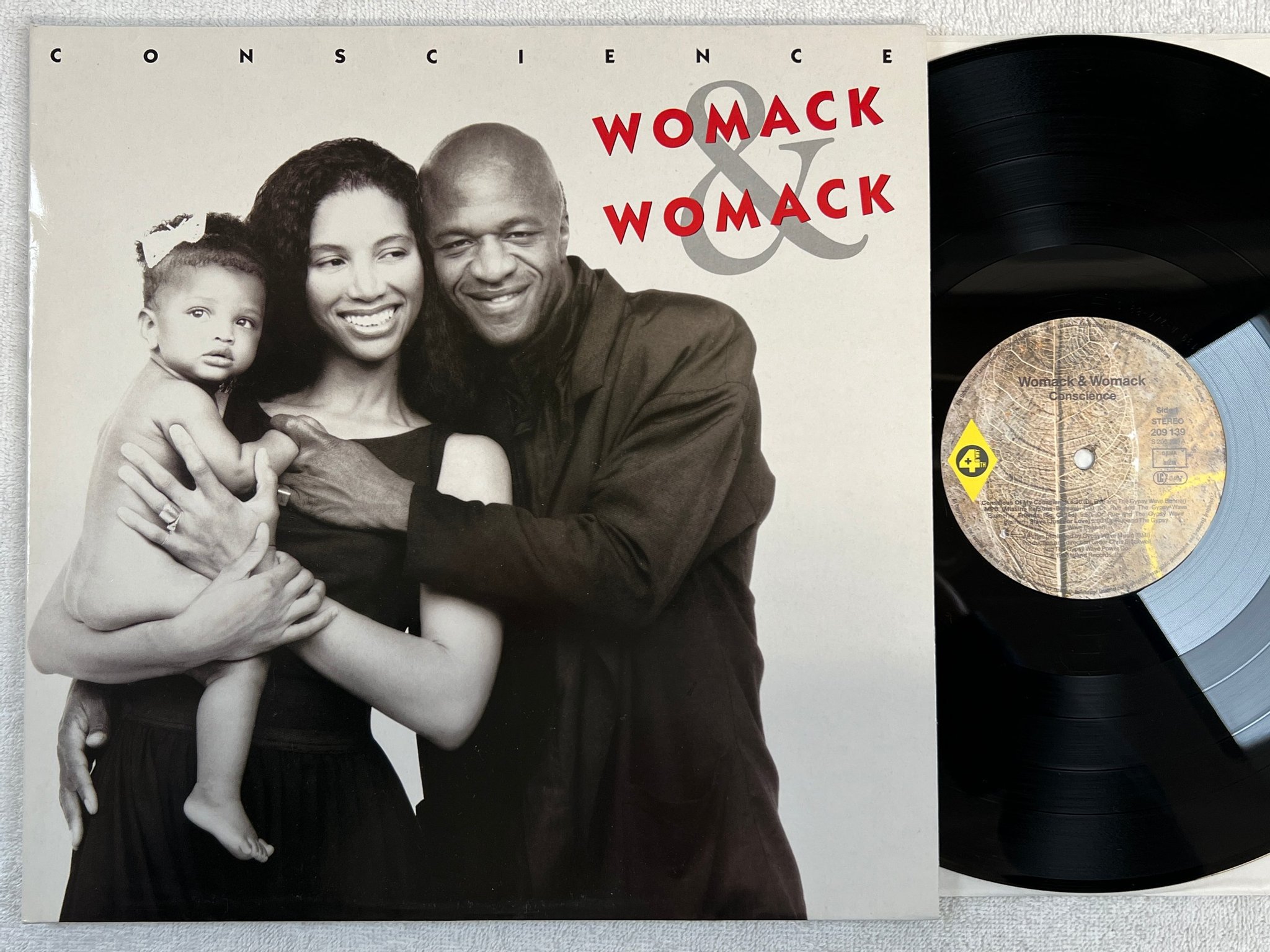 Omslagsbild för skivan WOMACK & WOMACK conscience LP -88 Ger 4TH B.WAY "teardrops"