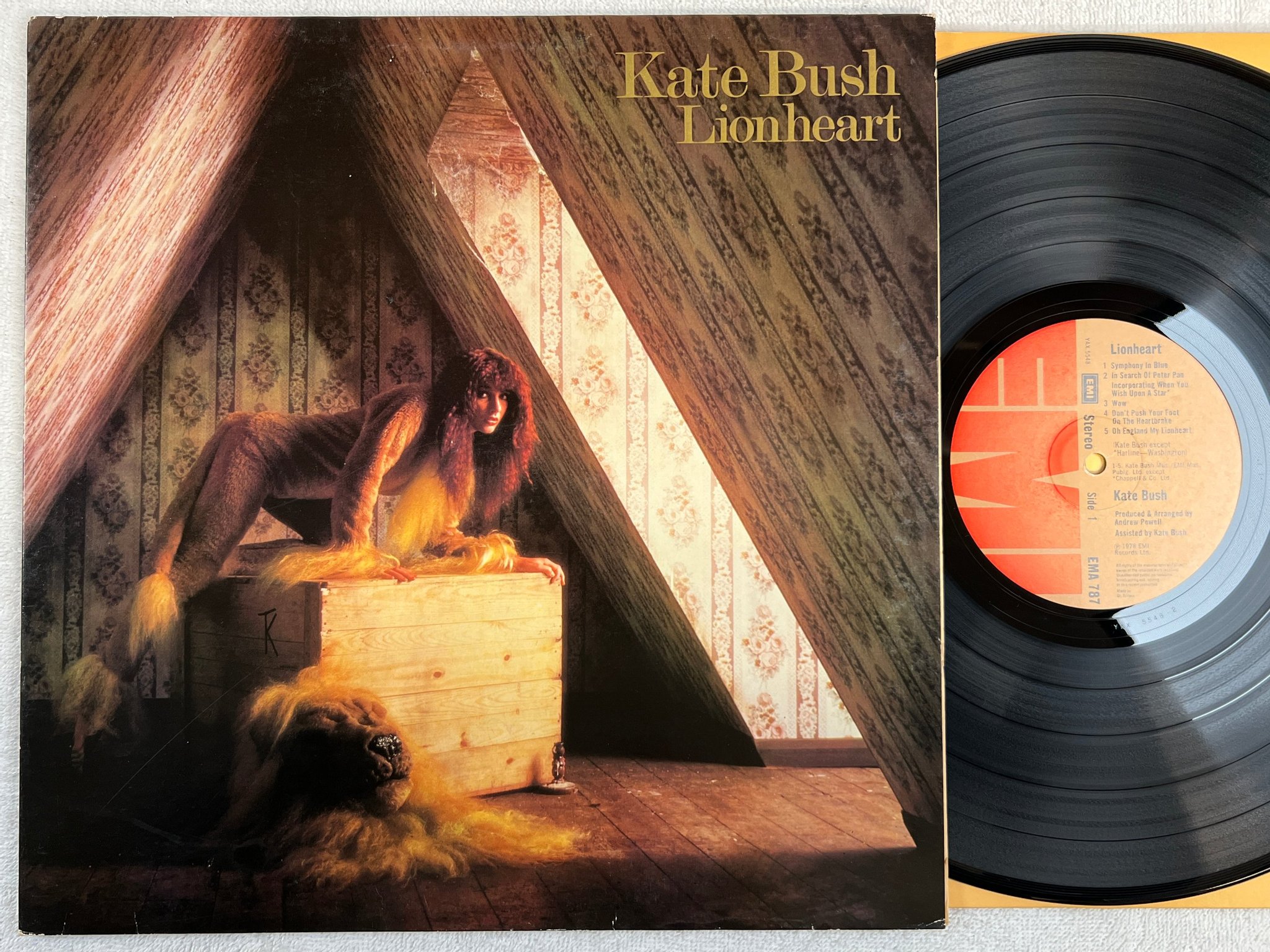 Omslagsbild för skivan KATE BUSH lionheart LP -78 UK EMI EMA 787 