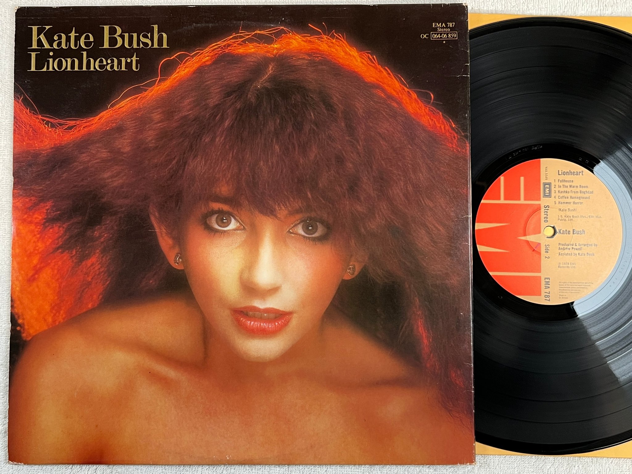 Omslagsbild för skivan KATE BUSH lionheart LP -78 UK EMI EMA 787 