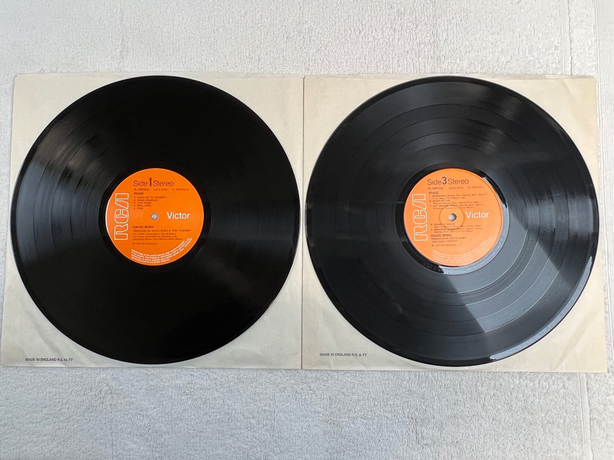 Omslagsbild för skivan DAVID BOWIE stage 2xLP -78 UK RCA PL 02913