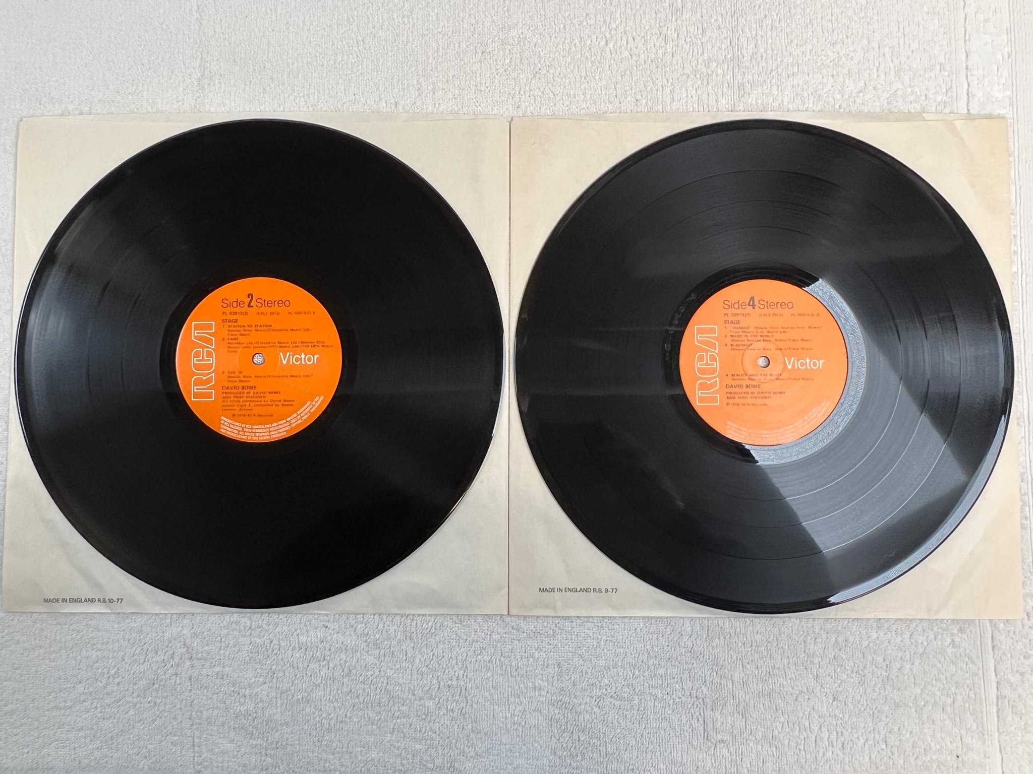 Omslagsbild för skivan DAVID BOWIE stage 2xLP -78 UK RCA PL 02913