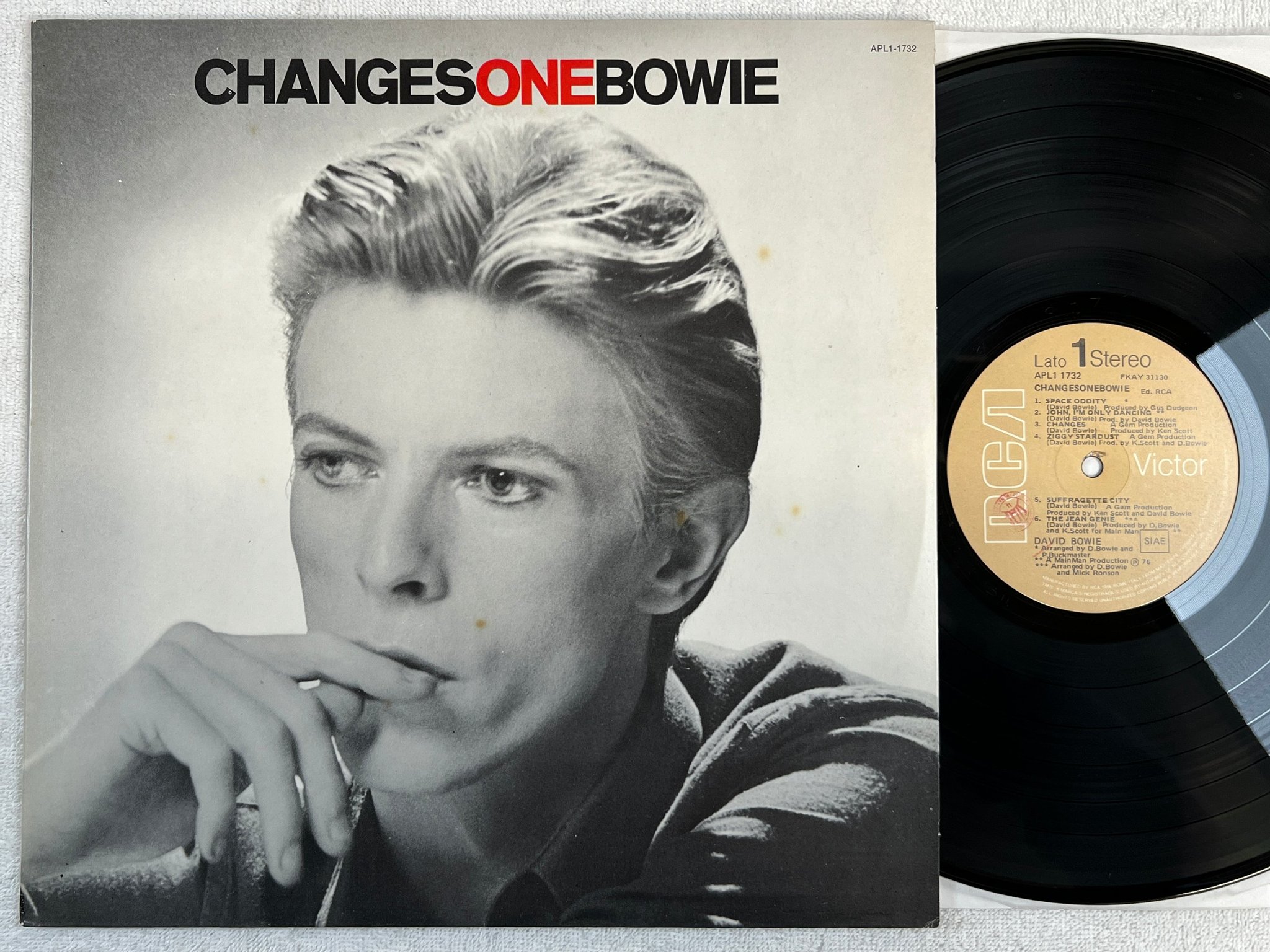 Omslagsbild för skivan DAVID BOWIE changesonebowie LP Ita RCA APL1 1732
