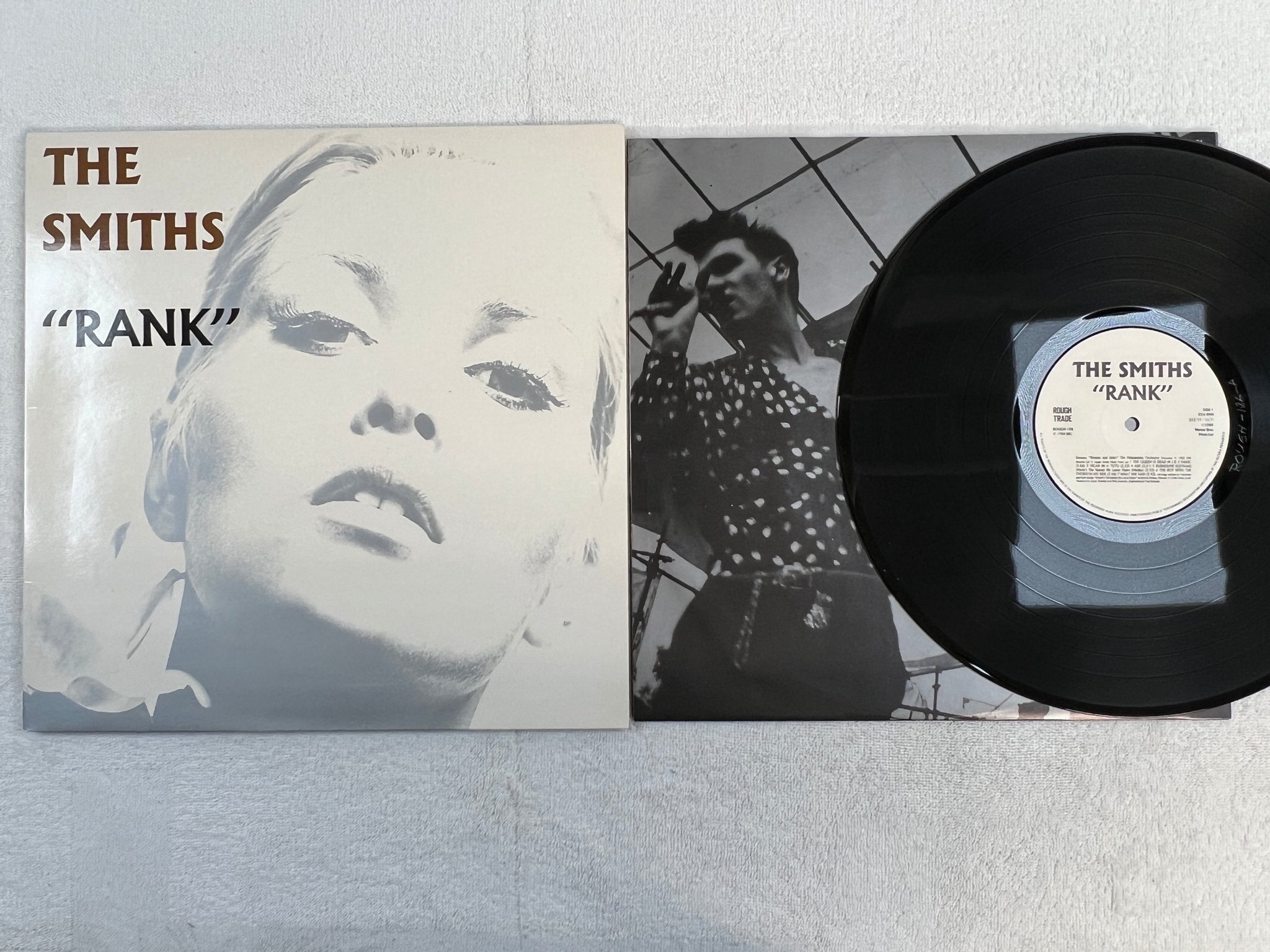 Omslagsbild för skivan THE SMITHS rank LP -88 ncb ROUGH TRADE ROUGH 126
