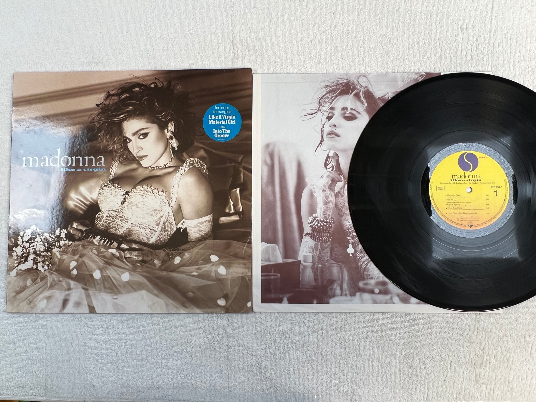 Omslagsbild för skivan MADONNA like a virgin LP -84 Ger SIRE 925 157-1