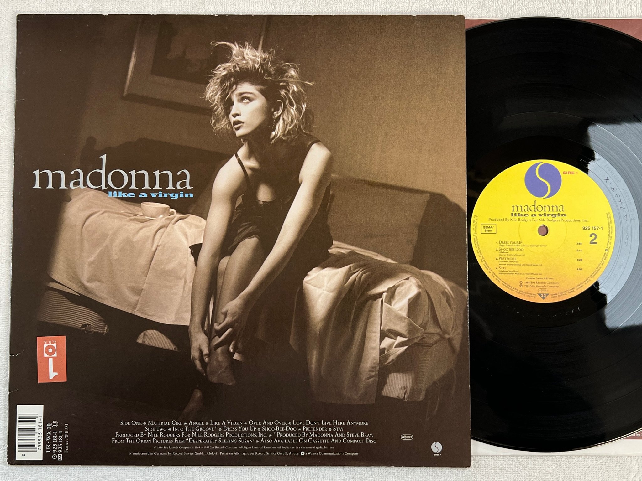 Omslagsbild för skivan MADONNA like a virgin LP -84 Ger SIRE 925 157-1