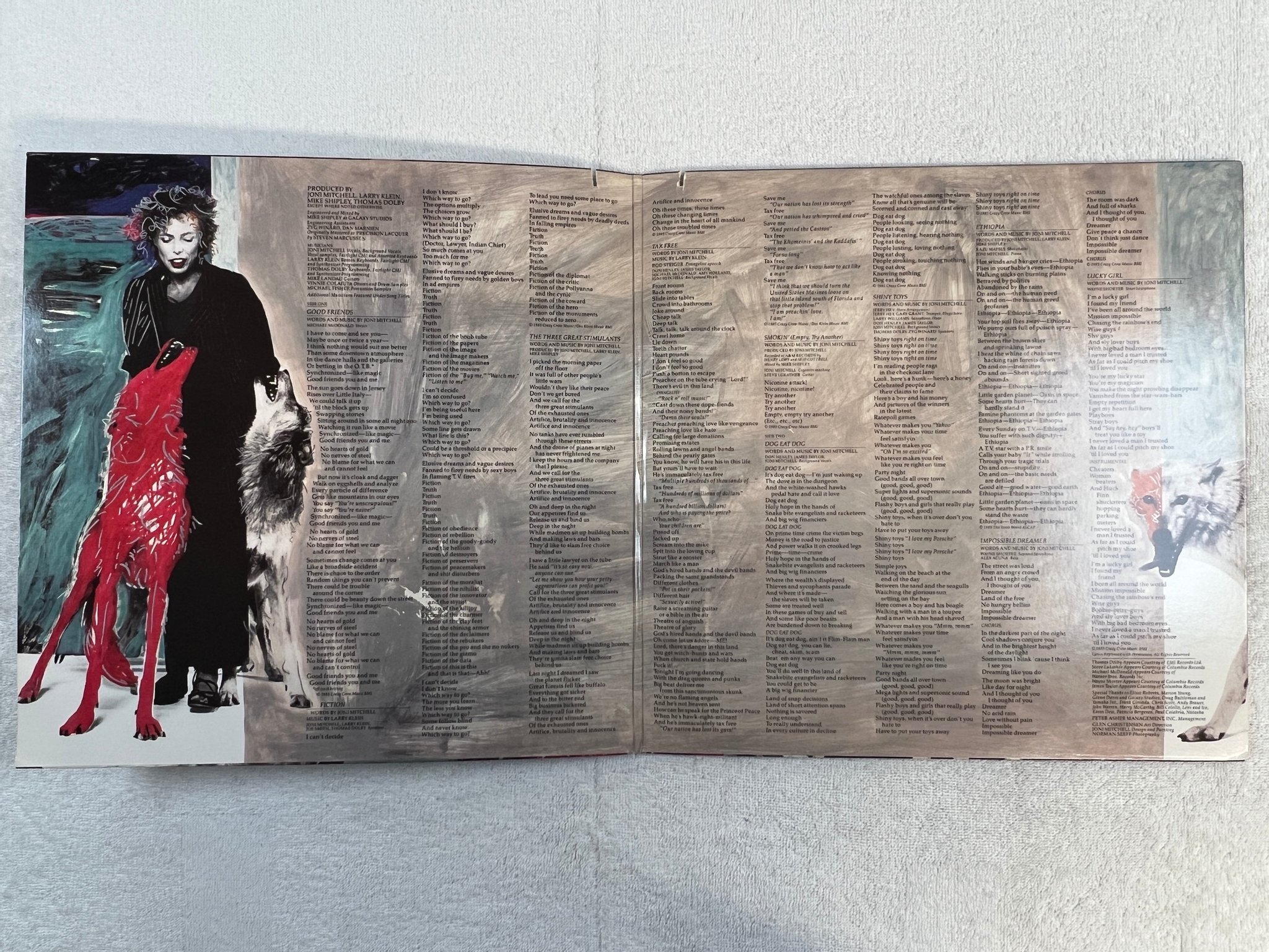 Omslagsbild för skivan JONI MITCHELL dog eat dog LP GEFFEN GHS 24074