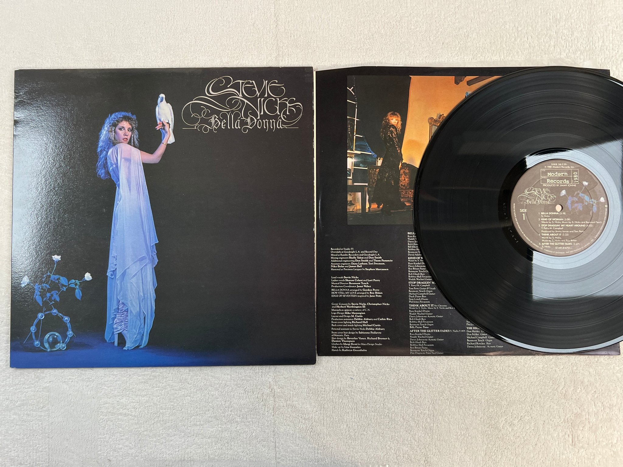 Omslagsbild för skivan STEVIE NICKS bella donna LP -81 Can MODERN RECORDS XMR 38-139