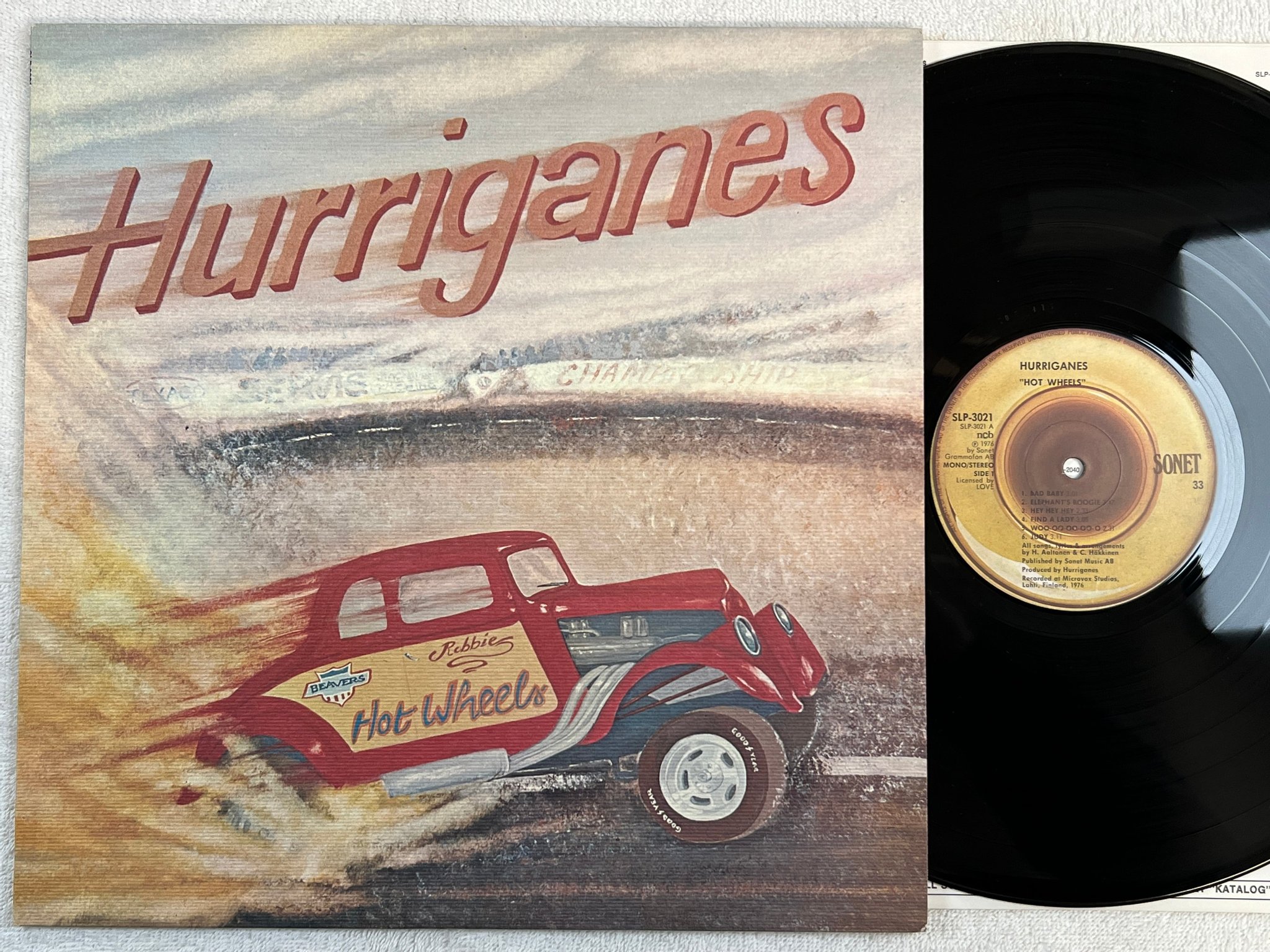 Omslagsbild för skivan HURRIGANES hot wheels LP -76 ncb SONET SLP 3021
