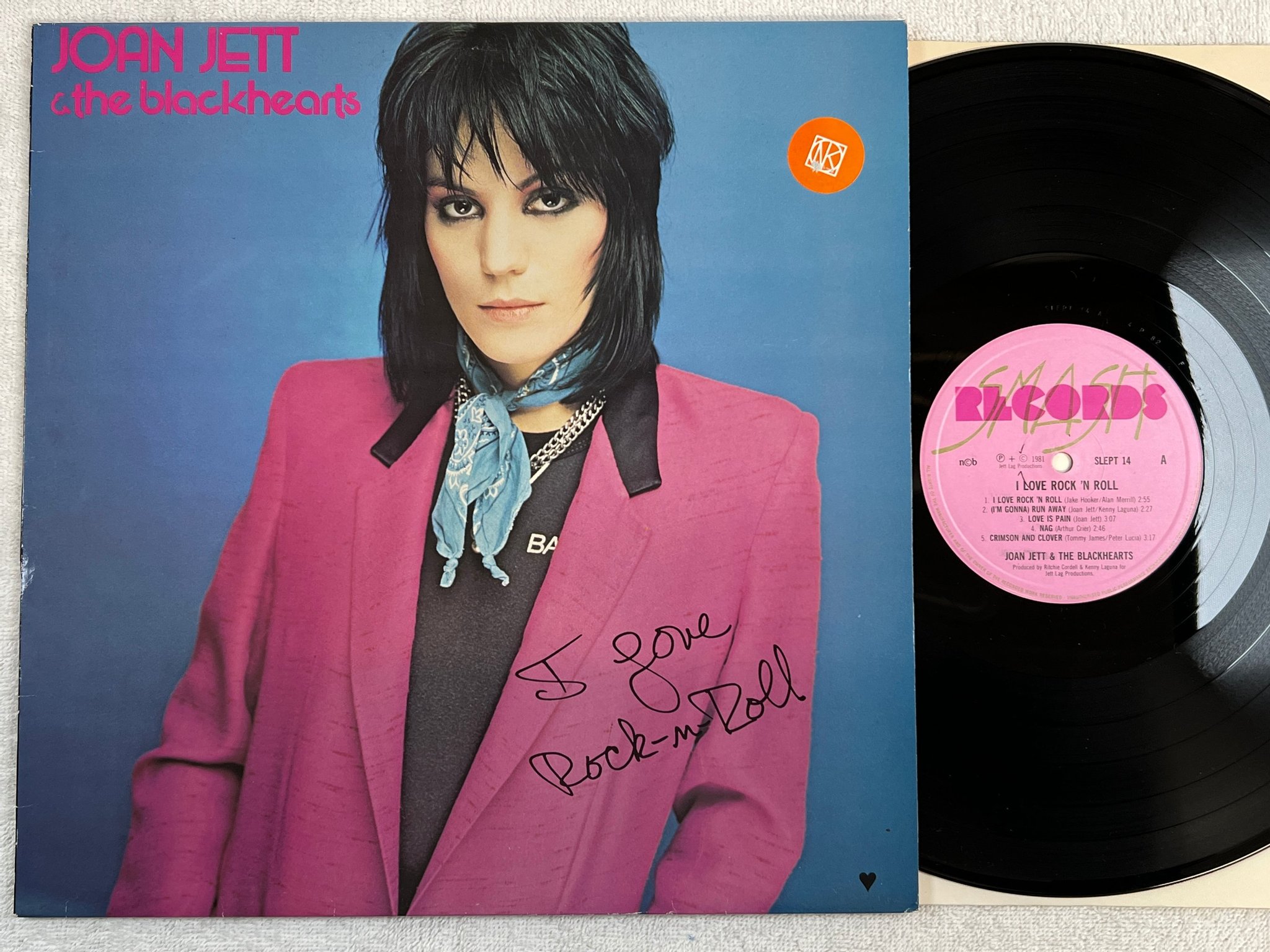 Omslagsbild för skivan JOAN JETT & THE BLACKHEARTS I love rock n roll LP -81 ncb SMASH SLEPT 14