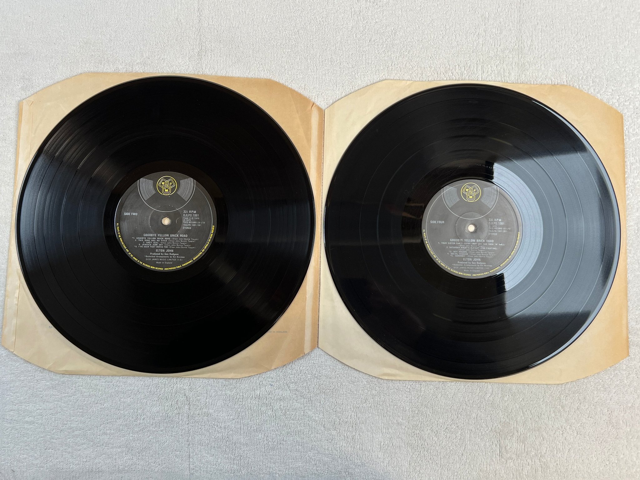 Omslagsbild för skivan ELTON JOHN goodbye yellow brick road 2xLP -73 UK DJM DJLPD 1001 