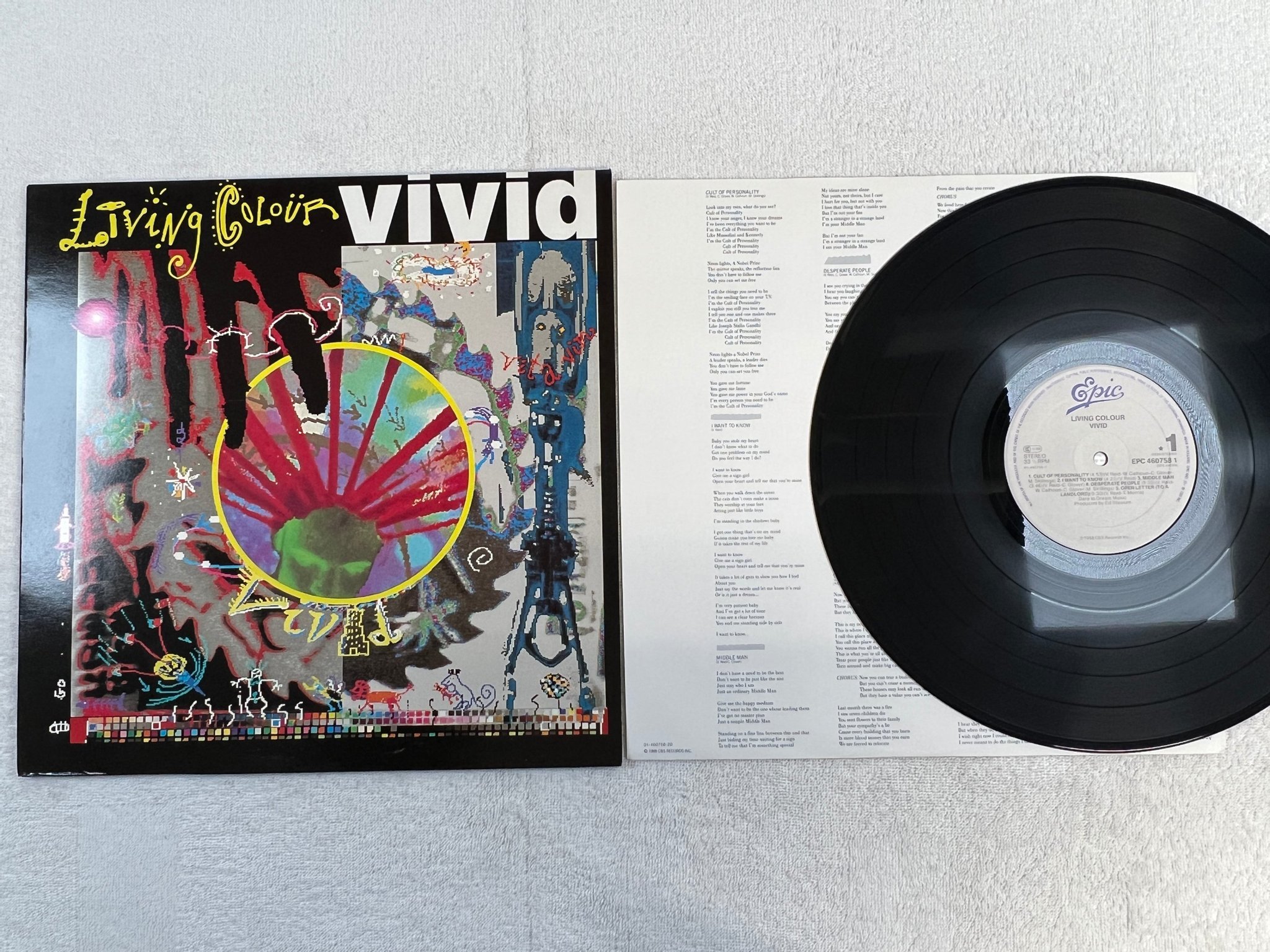 Omslagsbild för skivan LIVING COLOUR vivid LP -88 Hol EPIC EPC 460758 1
