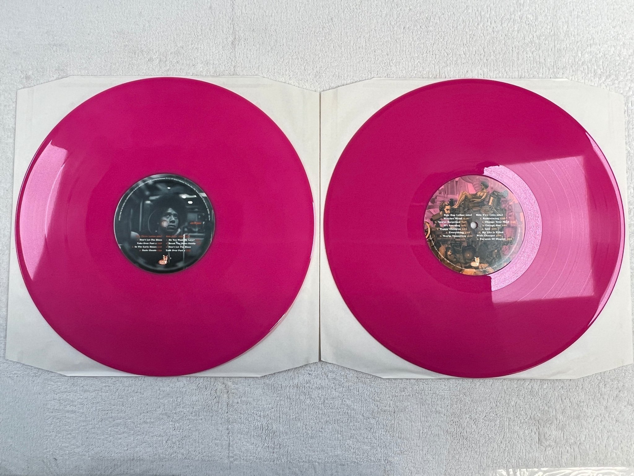 Omslagsbild för skivan LUV MACHINE Turns You On 2xLP 2006 UK hard prog RISE ABOVE RELICS RARLP001