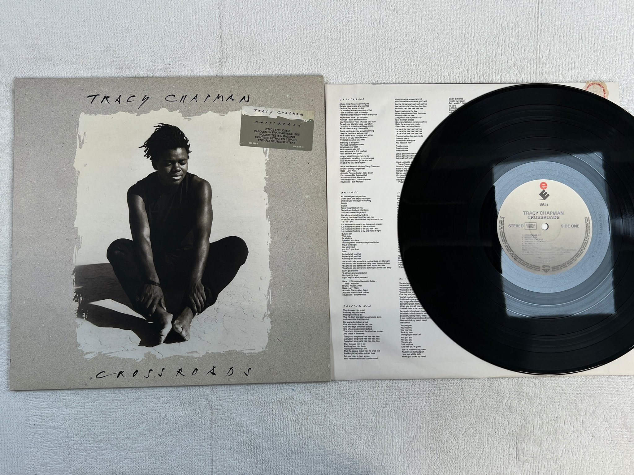 Omslagsbild för skivan TRACY CHAPMAN crossroads LP -89 Ger ELEKTRA 960 888-1