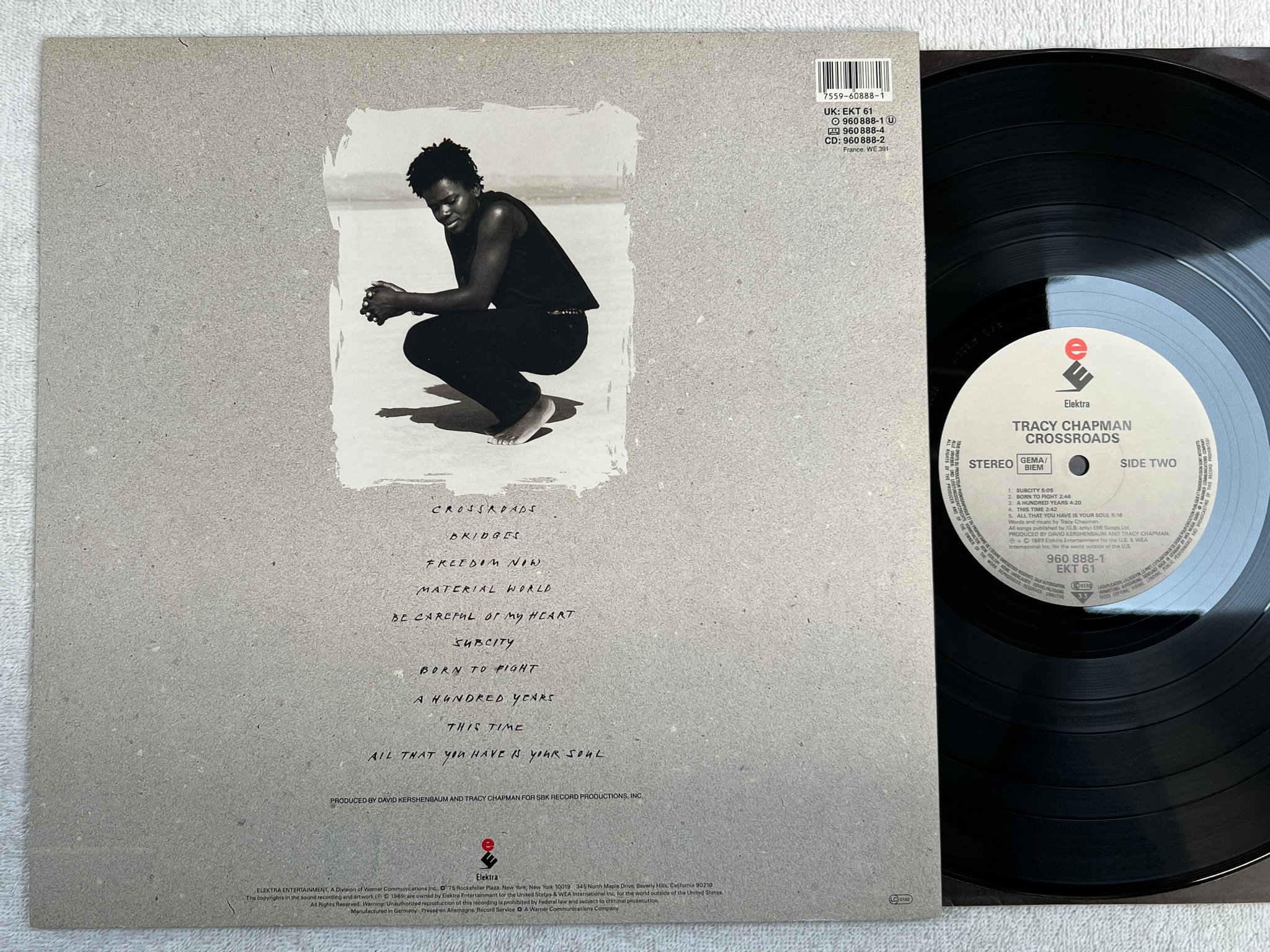 Omslagsbild för skivan TRACY CHAPMAN crossroads LP -89 Ger ELEKTRA 960 888-1