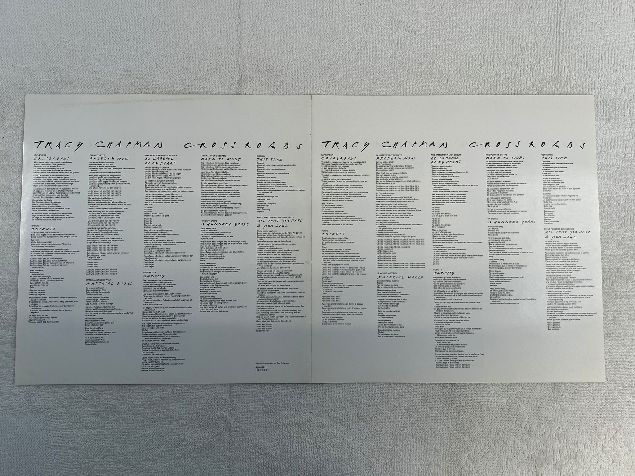 Omslagsbild för skivan TRACY CHAPMAN crossroads LP -89 Ger ELEKTRA 960 888-1