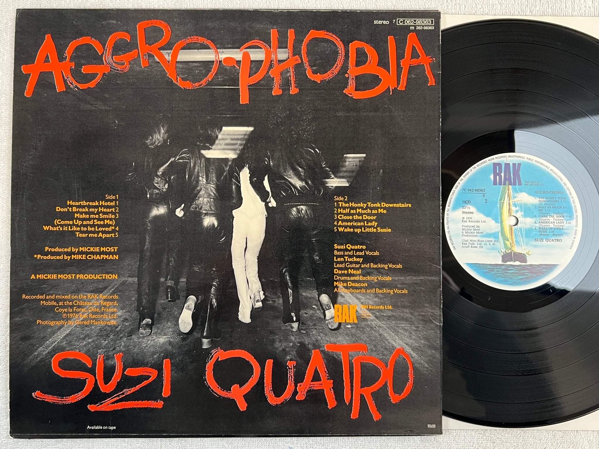 Omslagsbild för skivan SUZI QUATRO aggro-phobia LP -76 ncb RAK 7C 062-98363