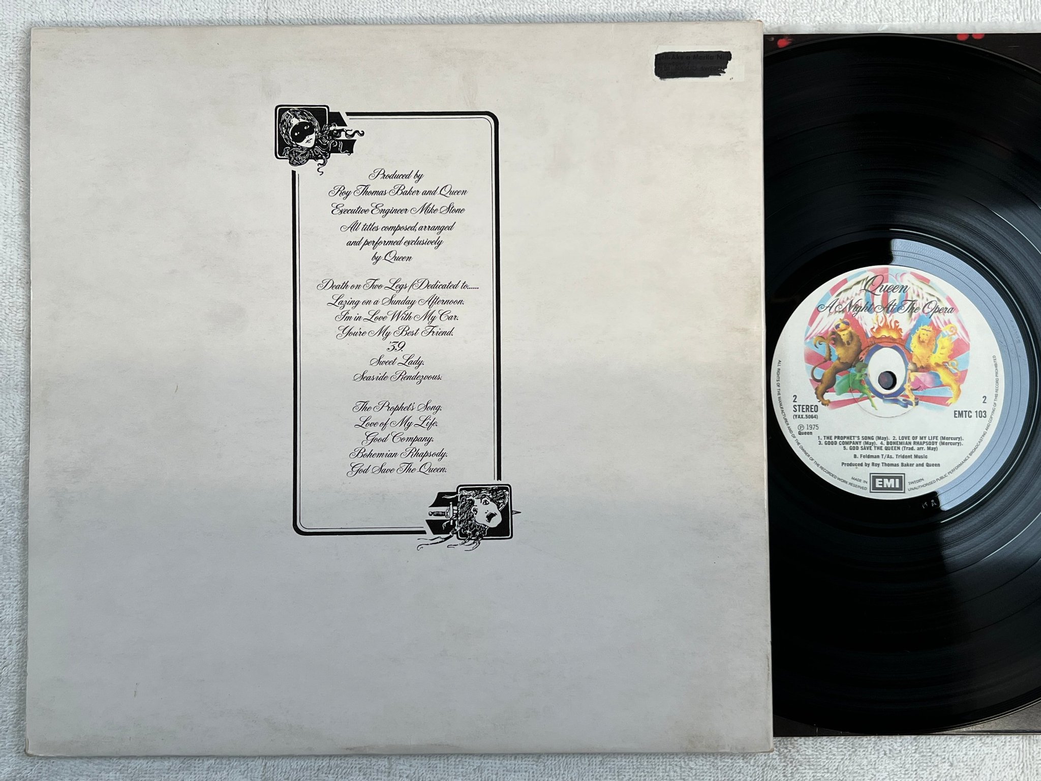 Omslagsbild för skivan QUEEN a night at the opera LP -75 UK EMI EMTC 103