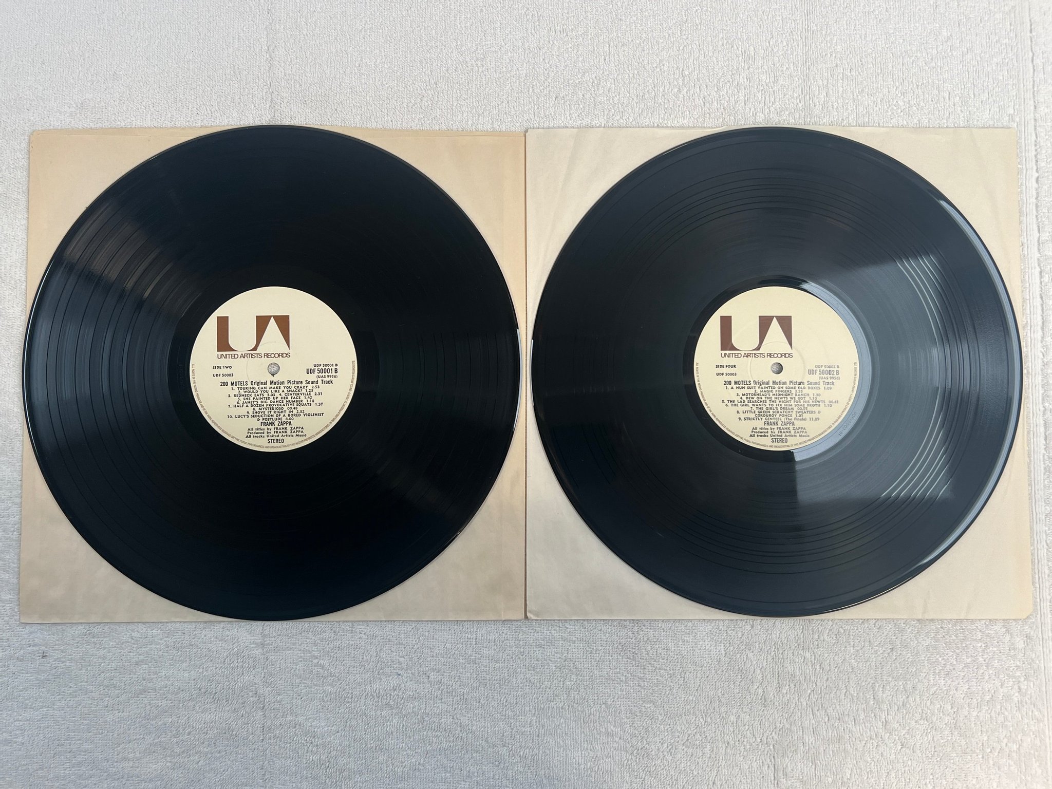 Omslagsbild för skivan FRANK ZAPPA 200 motels 2xLP -71 UK UNITED UDF 50002