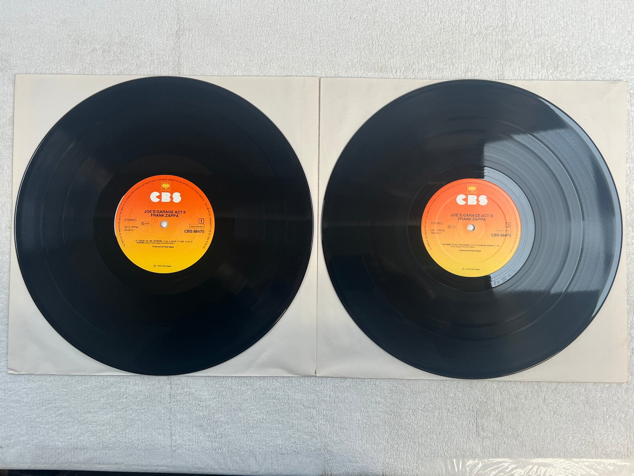 Omslagsbild för skivan FRANK ZAPPA Joe's garage act II & III 2xLP -79 Hol CBS 88475