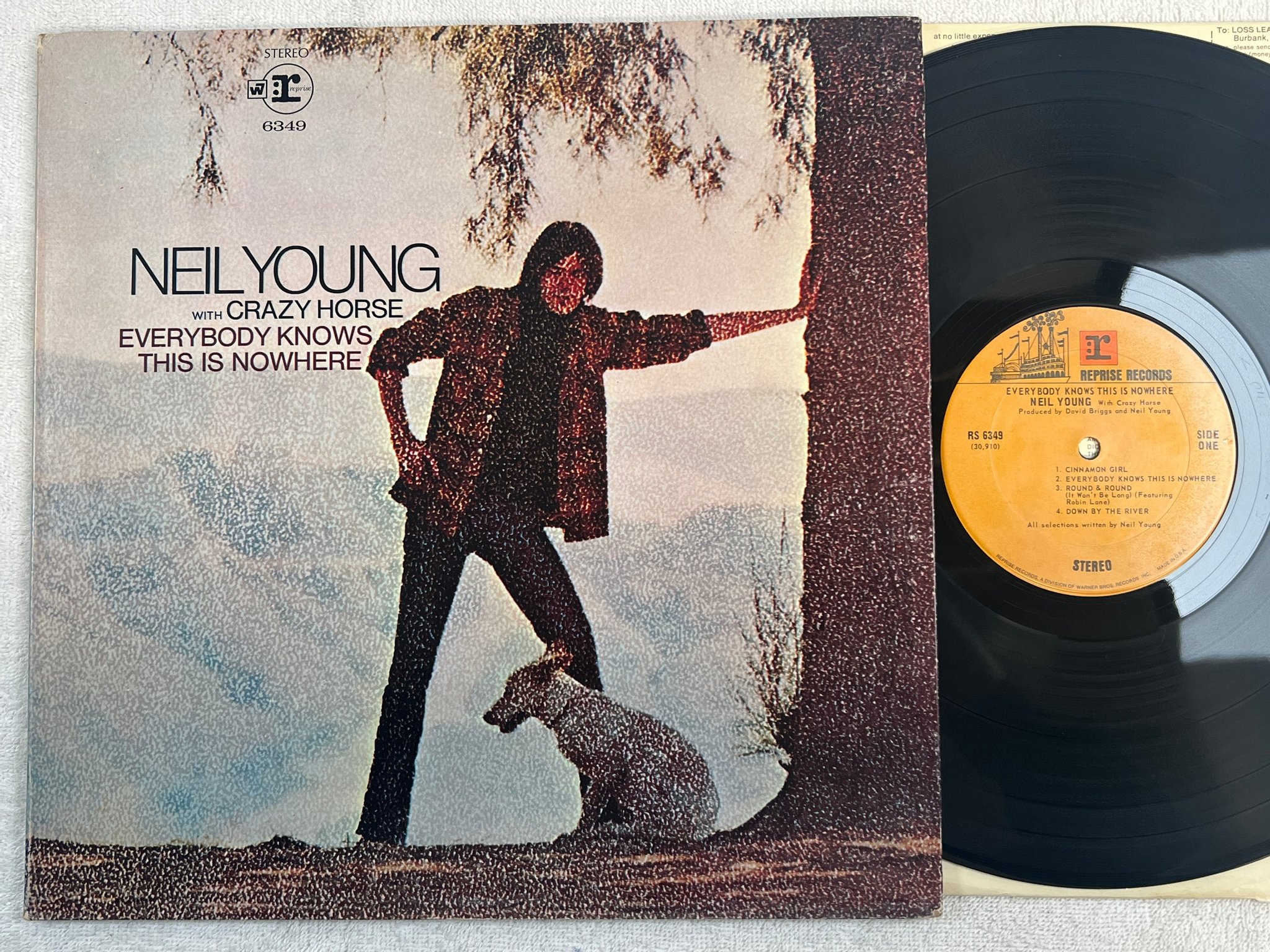 Omslagsbild för skivan NEIL YOUNG everybody knows this is nowhere LP US REPRISE RS 6349