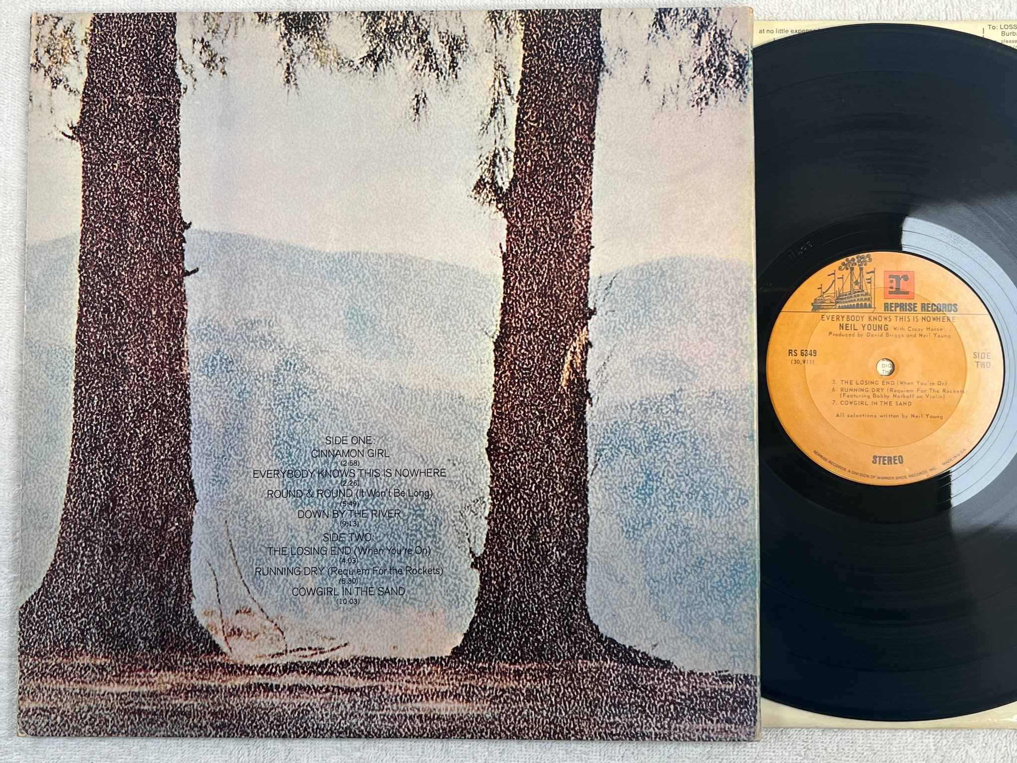 Omslagsbild för skivan NEIL YOUNG everybody knows this is nowhere LP US REPRISE RS 6349