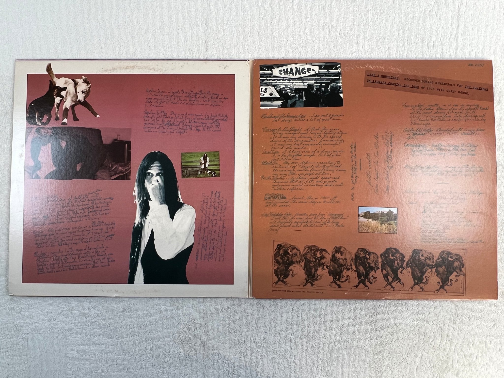 Omslagsbild för skivan NEIL YOUNG decade 3xLP US REPRISE 3RS 2257