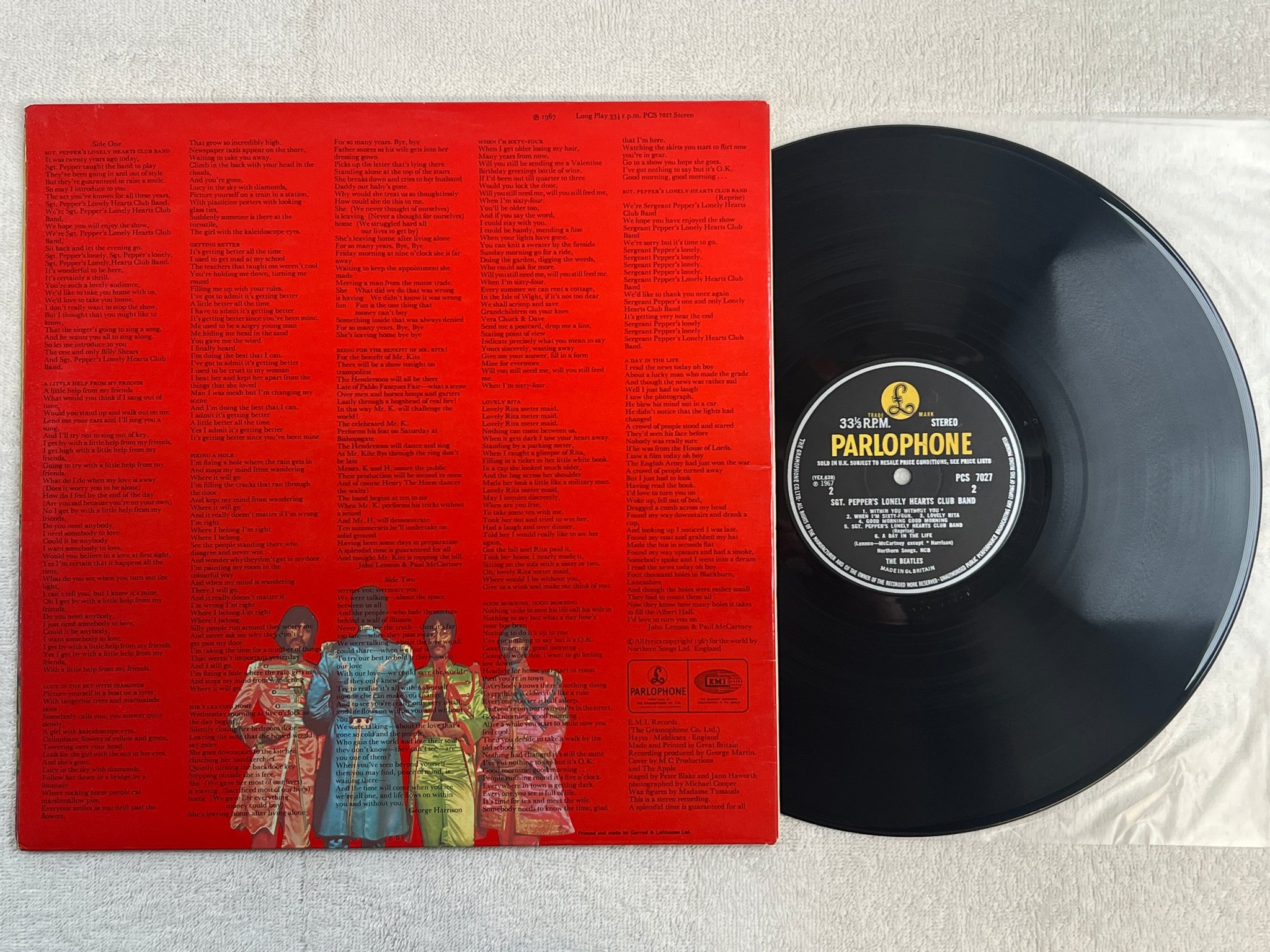 Omslagsbild för skivan THE BEATLES Sgt Pepper's lonely hearts club band LP -67 UK PARLOPHONE PCS 7027