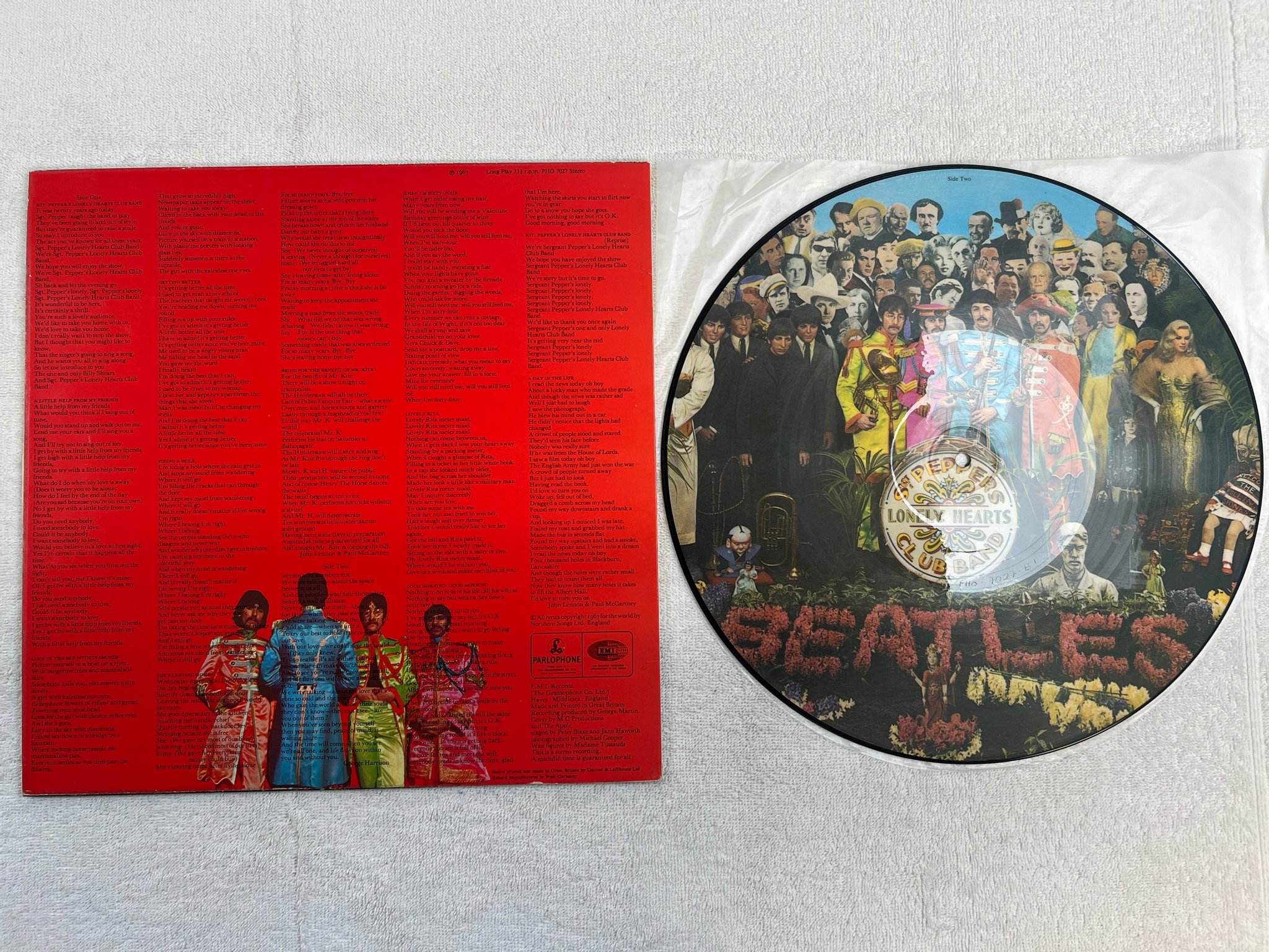 Omslagsbild för skivan THE BEATLES Sgt Pepper's lonely hearts club band LP Picture disc PARLOPHONE PHO 