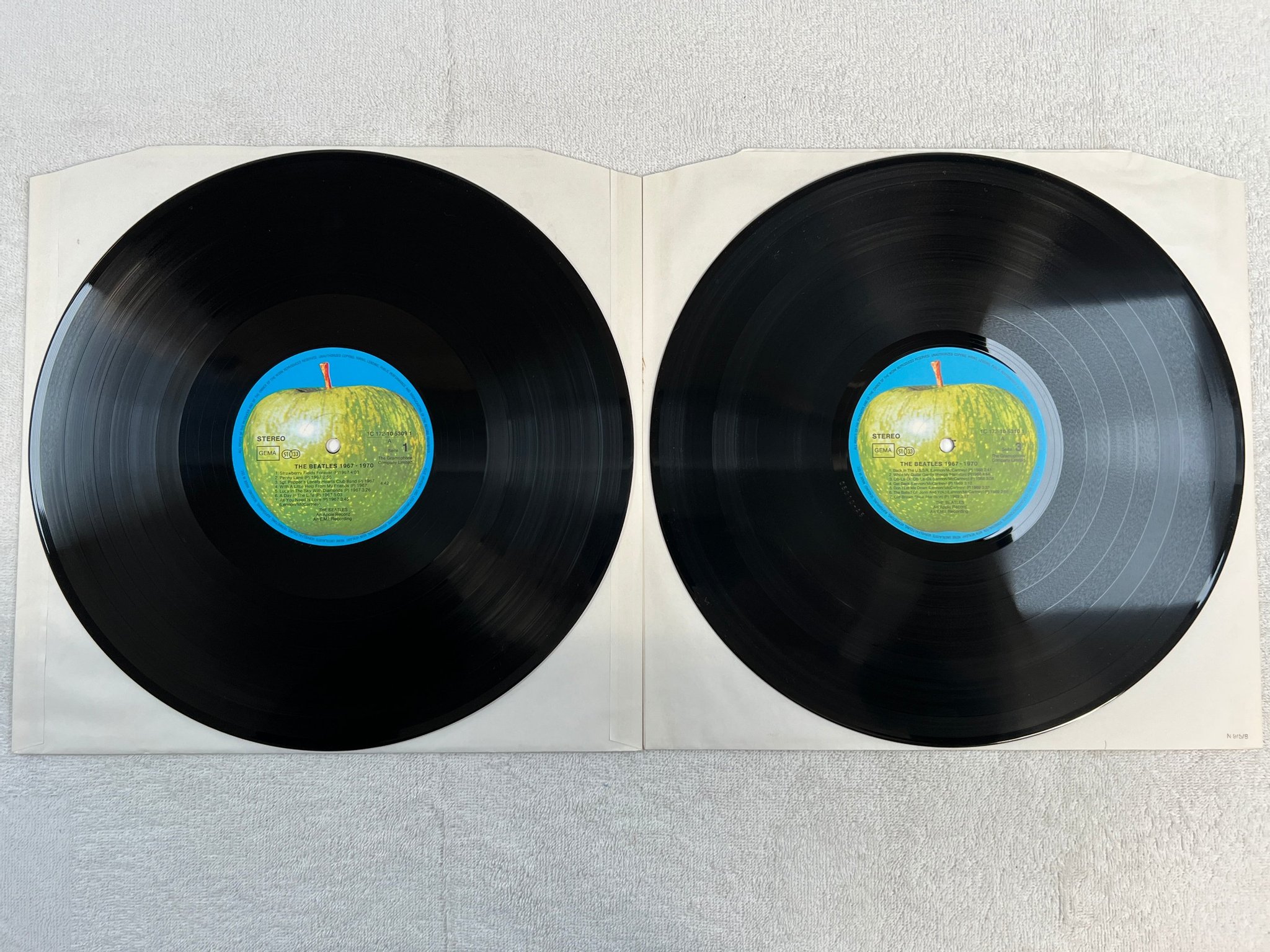 Omslagsbild för skivan THE BEATLES 1967 - 1970 2xLP re Ger APPLE 1C 172-1053101